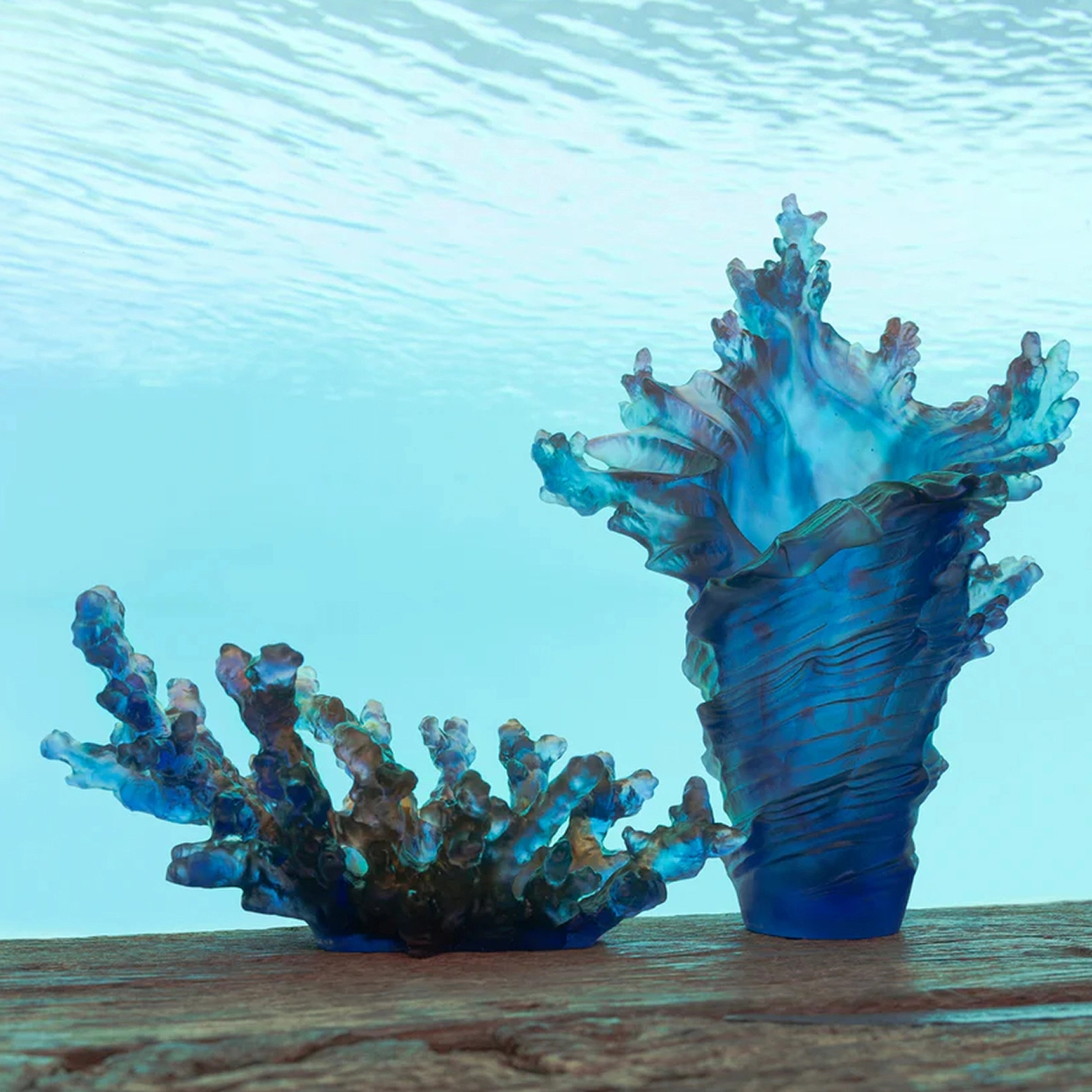 Ваза для цветов CORAL SEA 47 см хрусталь синяя Daum 05717