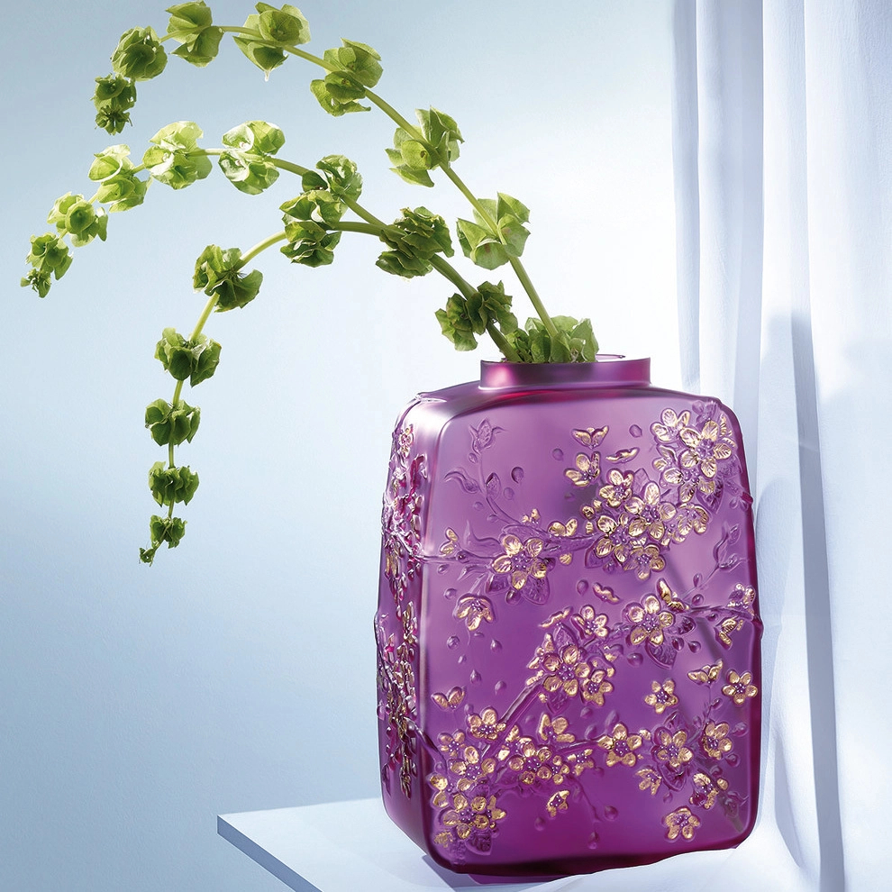 Ваза Fleurs De Cerisier 40 см фуксия, хрусталь с позолотой Lalique 10722200