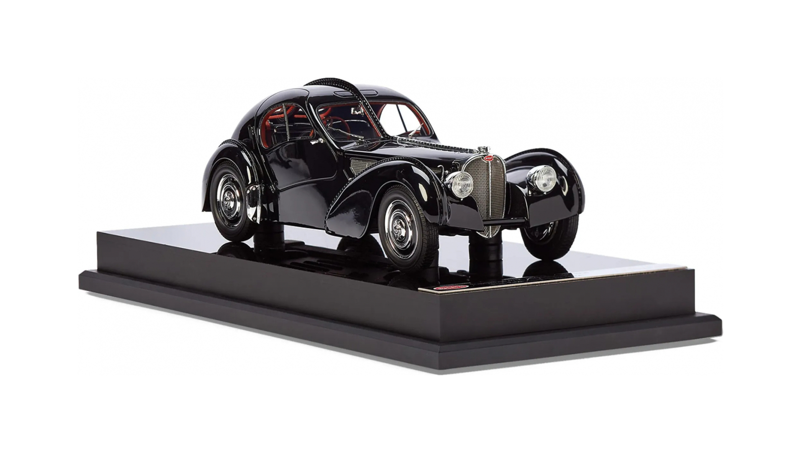 Статуэтка автомобиля Bugatti 57SC Atlantic Coupe