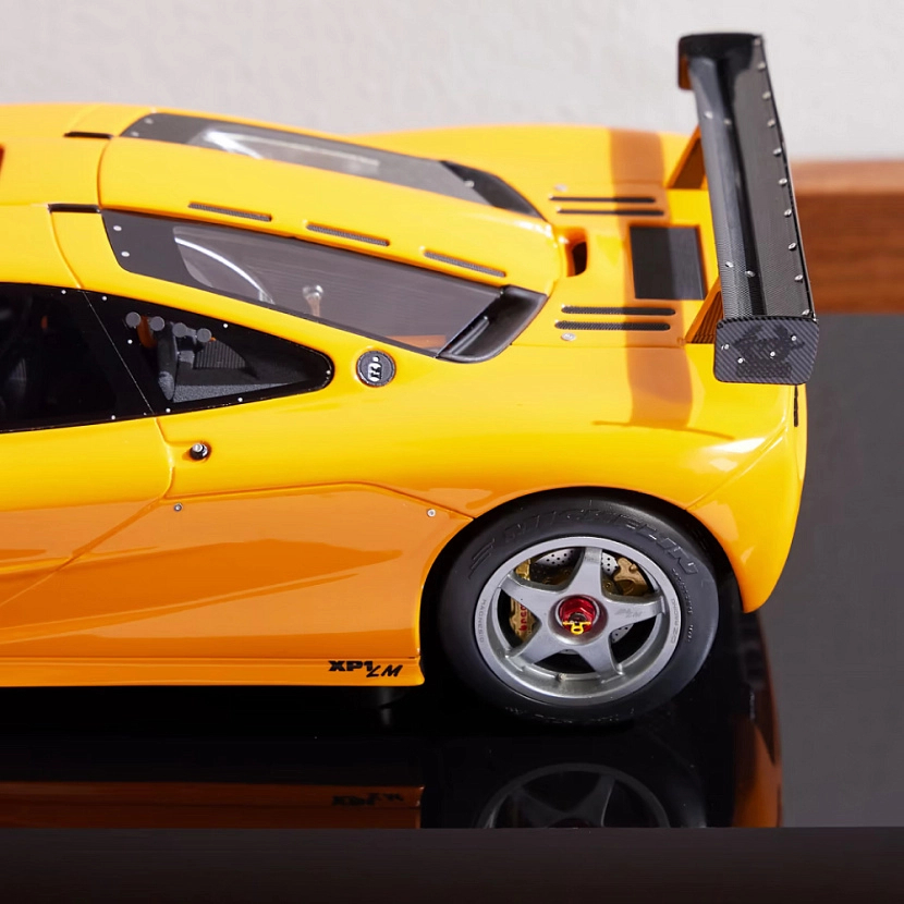 Декоративная статуэтка MCLAREN F1LM Ralph Lauren Home 682846834002