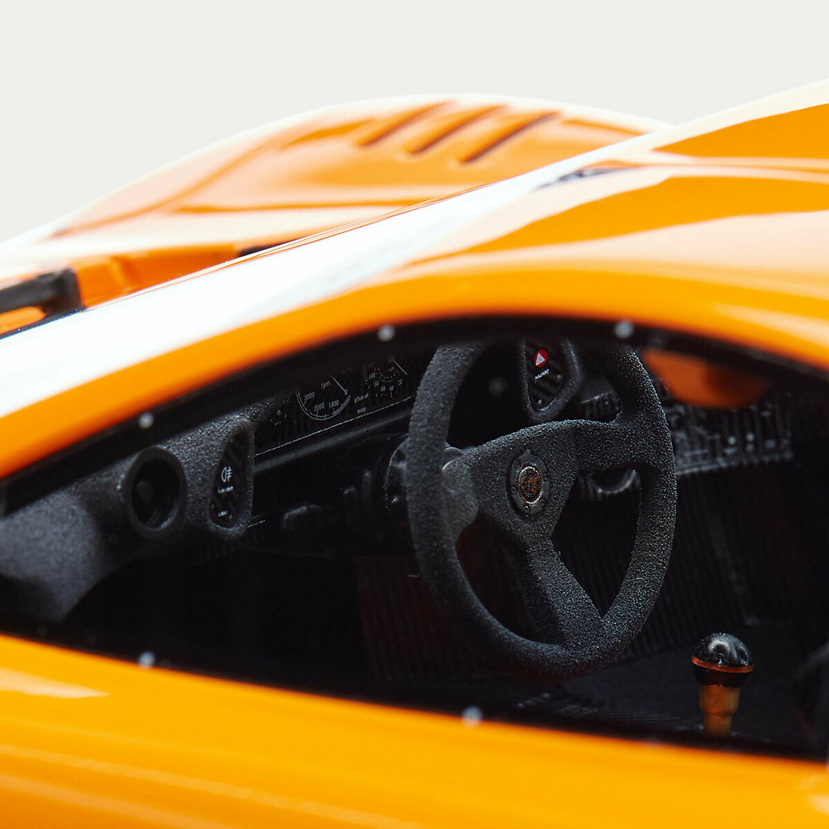 Декоративная статуэтка MCLAREN F1LM Ralph Lauren Home 682846834002