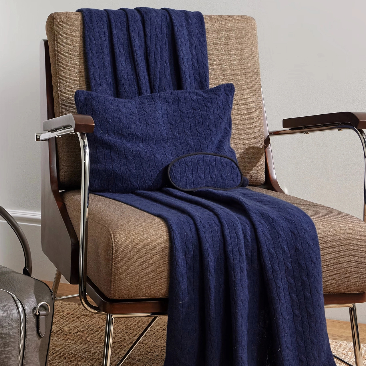 Дорожный набор CABLE плед, маска и сумка, темно-синий кашемир Ralph Lauren Home 650518351006