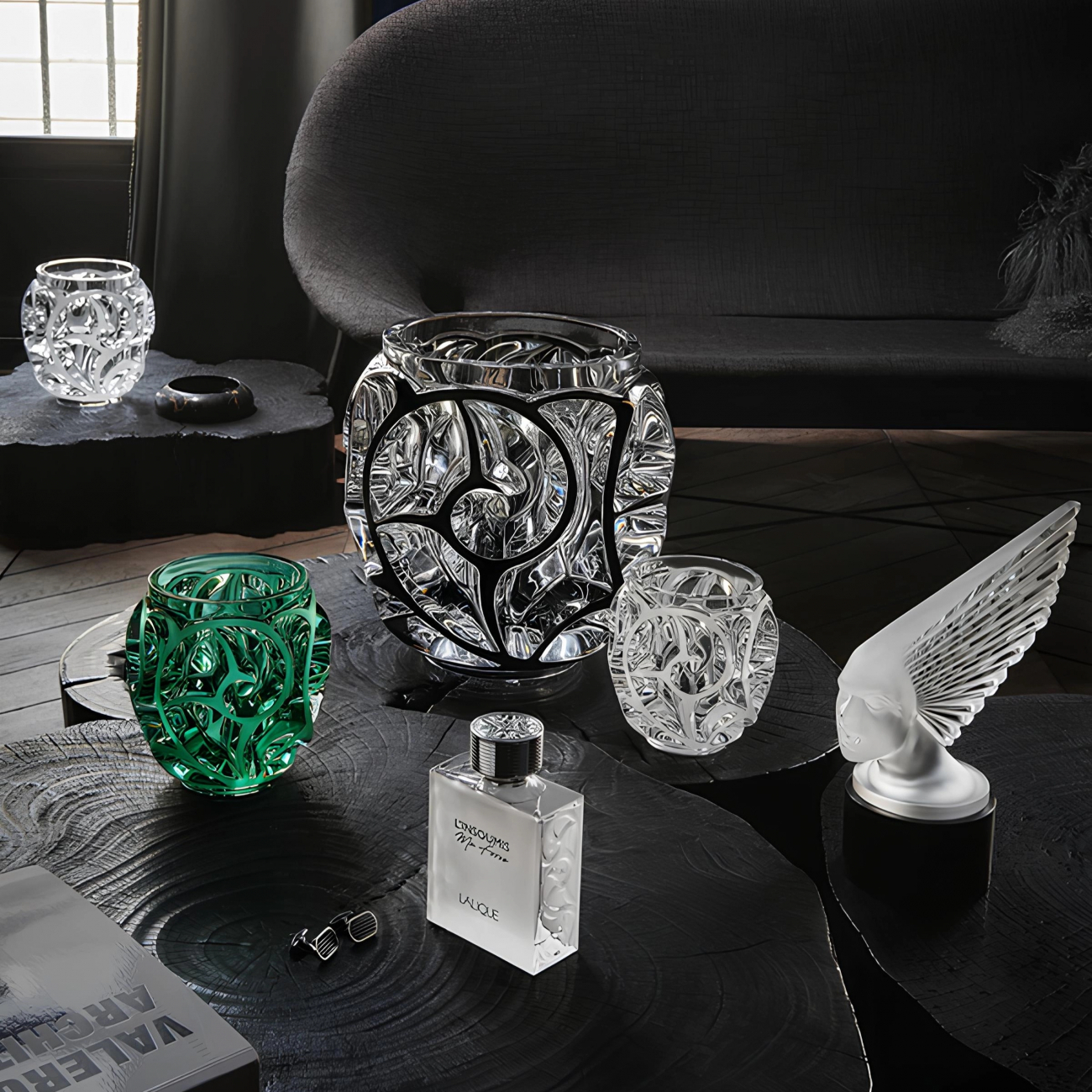 Ваза Tourbillons 27 см прозрачная с чёрной эмалью, хрусталь Lalique 10441200