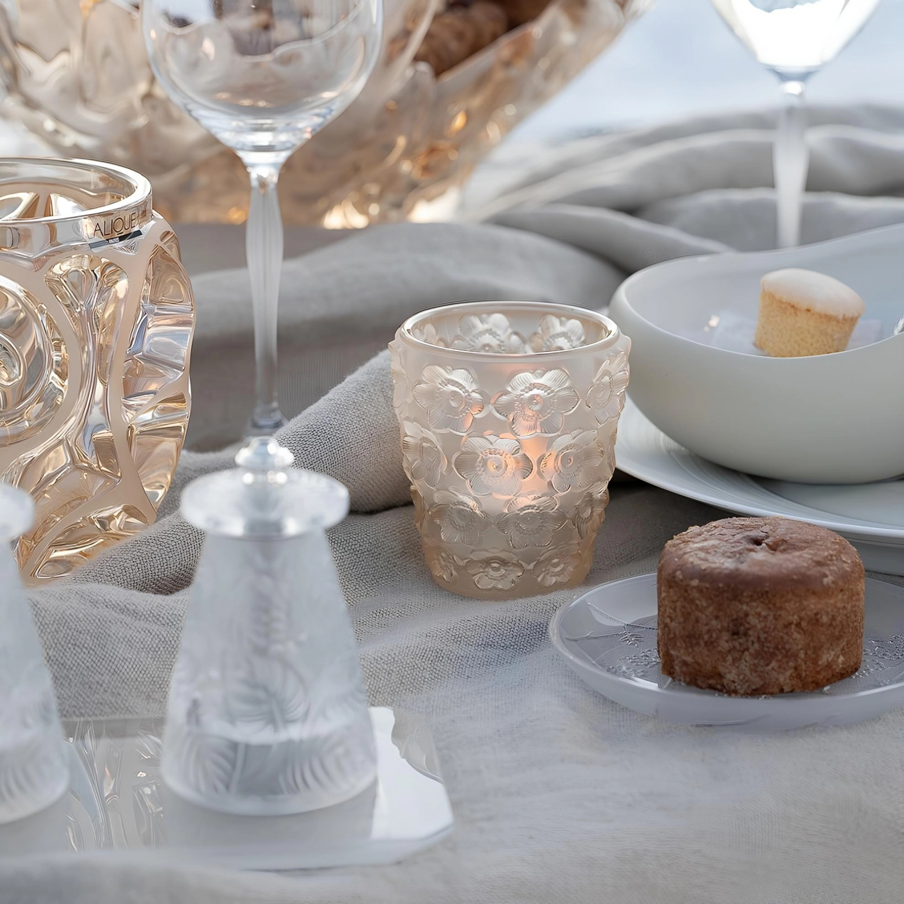 Набор из 2-х подсвечников Anemones 8 см золотистый, хрусталь Lalique 10767100_*