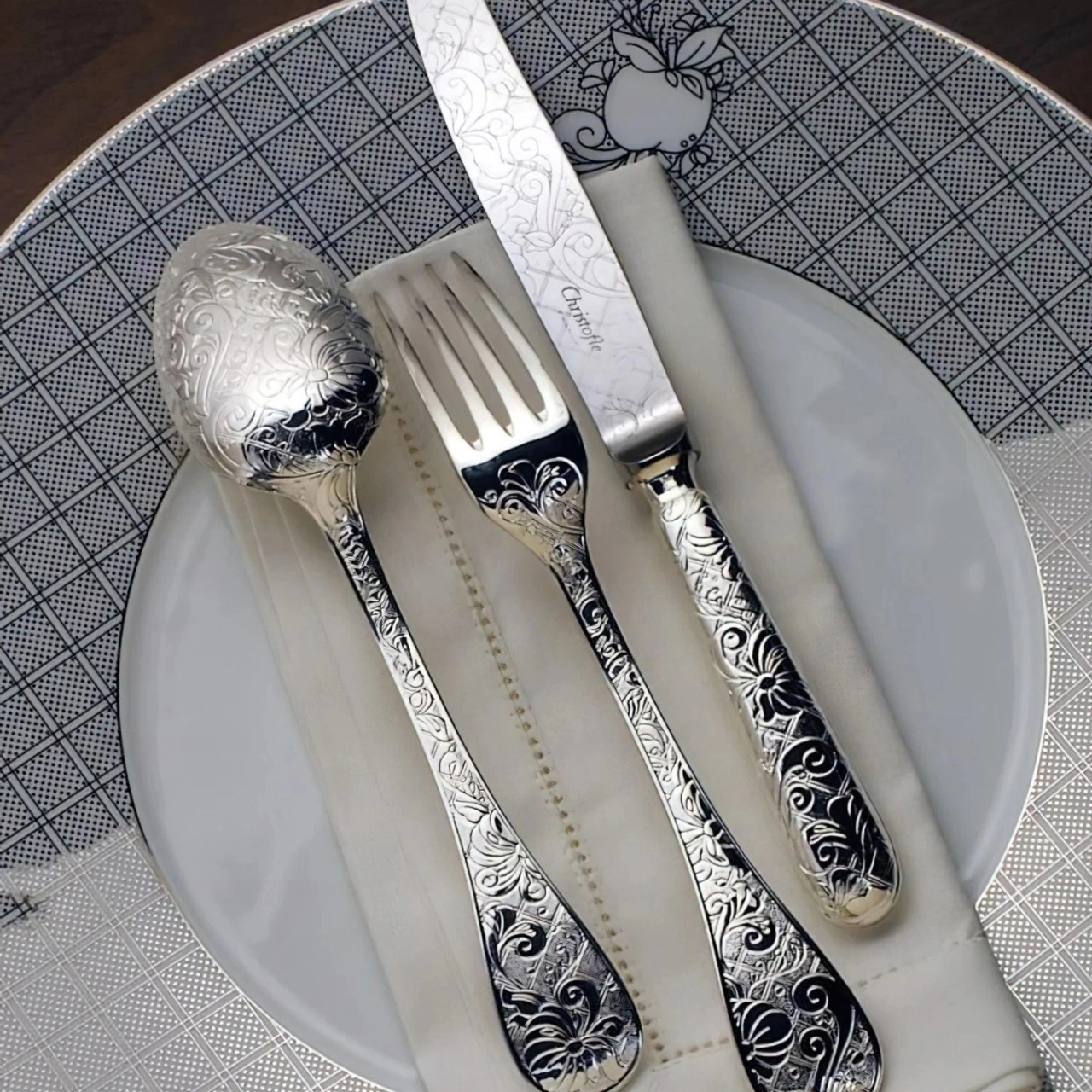 Нож столовый JARDIN D`EDEN 25 см серебро Christofle 01426009