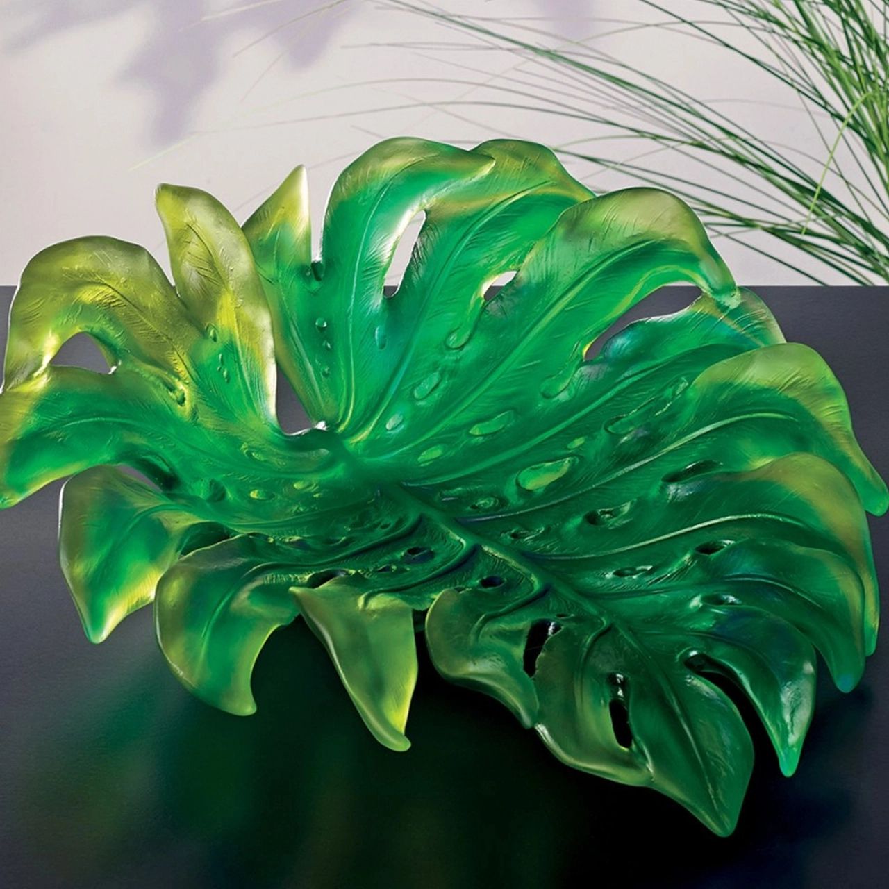 Блюдо сервировочное MONSTERA 40 см хрусталь зеленое Daum 05550