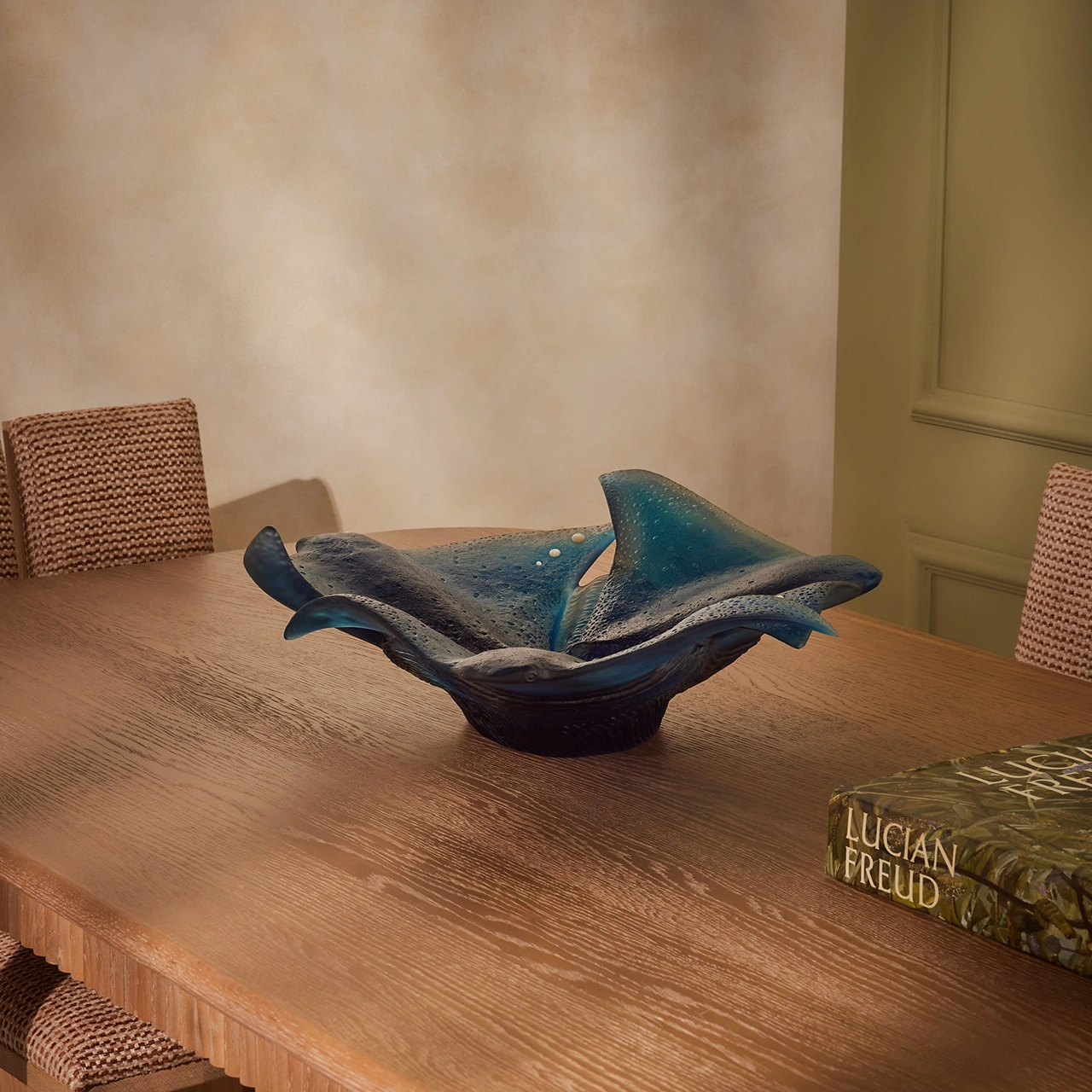 Блюдо сервировочное MAYA 54 см хрусталь синее Daum 05813