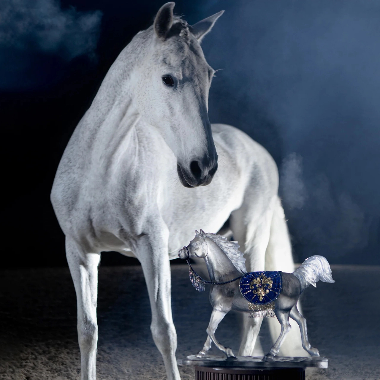 Скульптура MAJESTIC IMPERIAL Лошадь 48 см хрусталь серебристая Daum 05491-4
