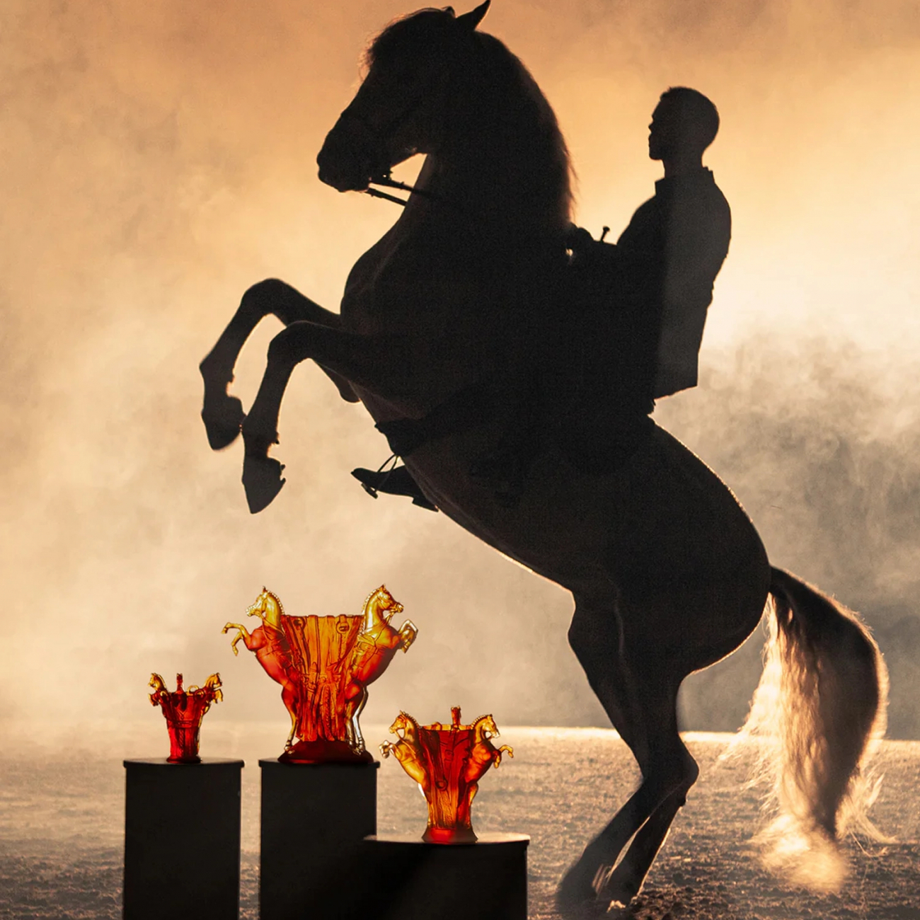 Ваза REVE EQUESTRE 28 см хрусталь янтарная Daum 05864