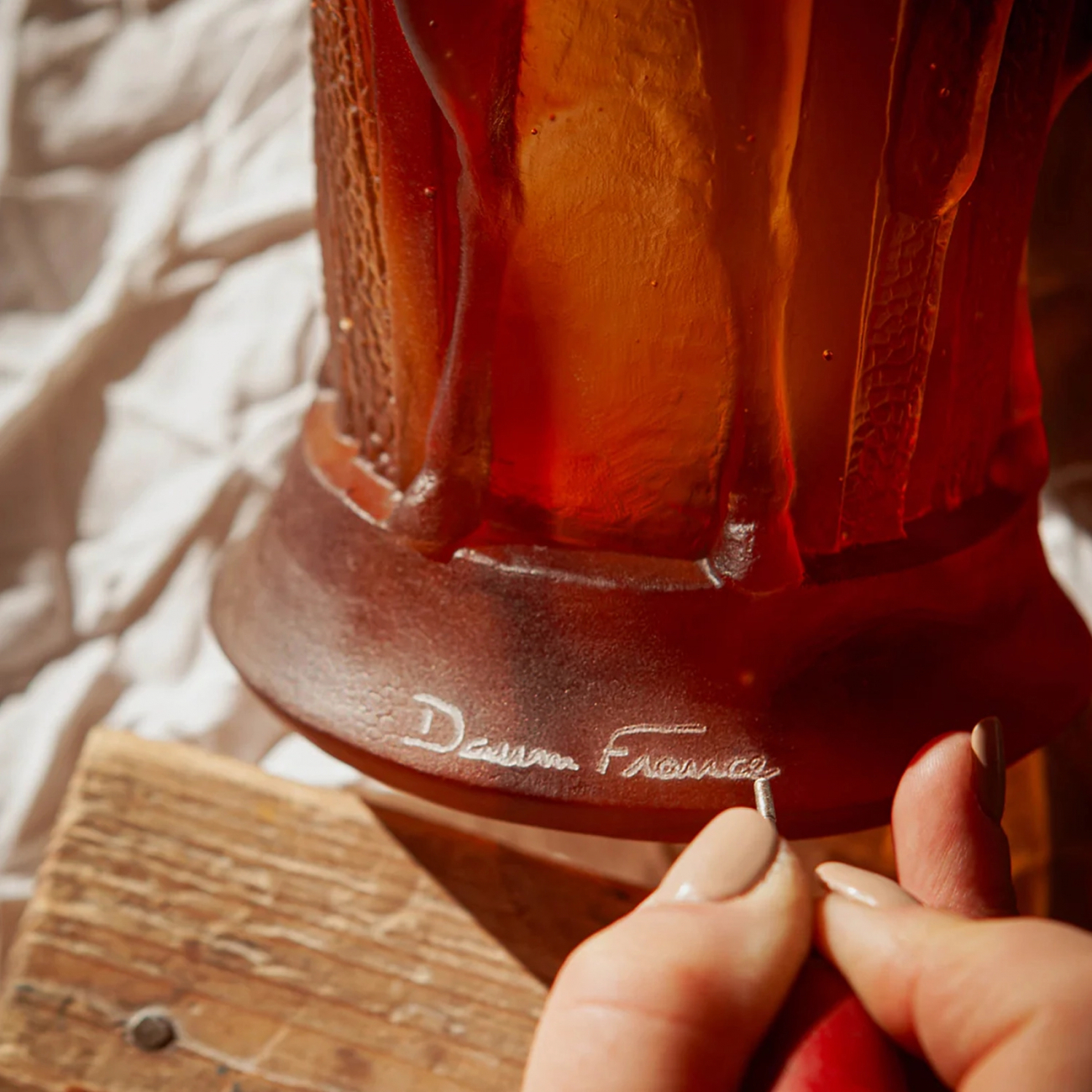 Ваза REVE EQUESTRE 20 см хрусталь янтарная Daum 05861