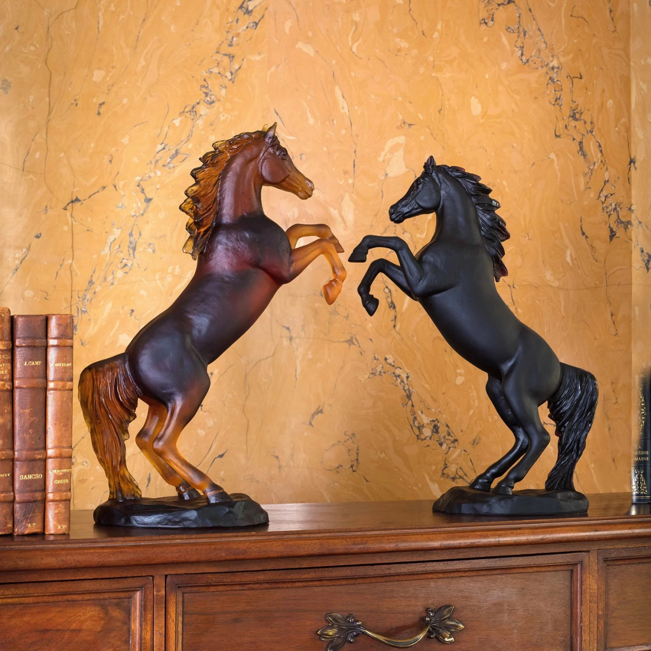 Скульптура Гарцующий конь 37 см хрусталь черный Daum 05585-1