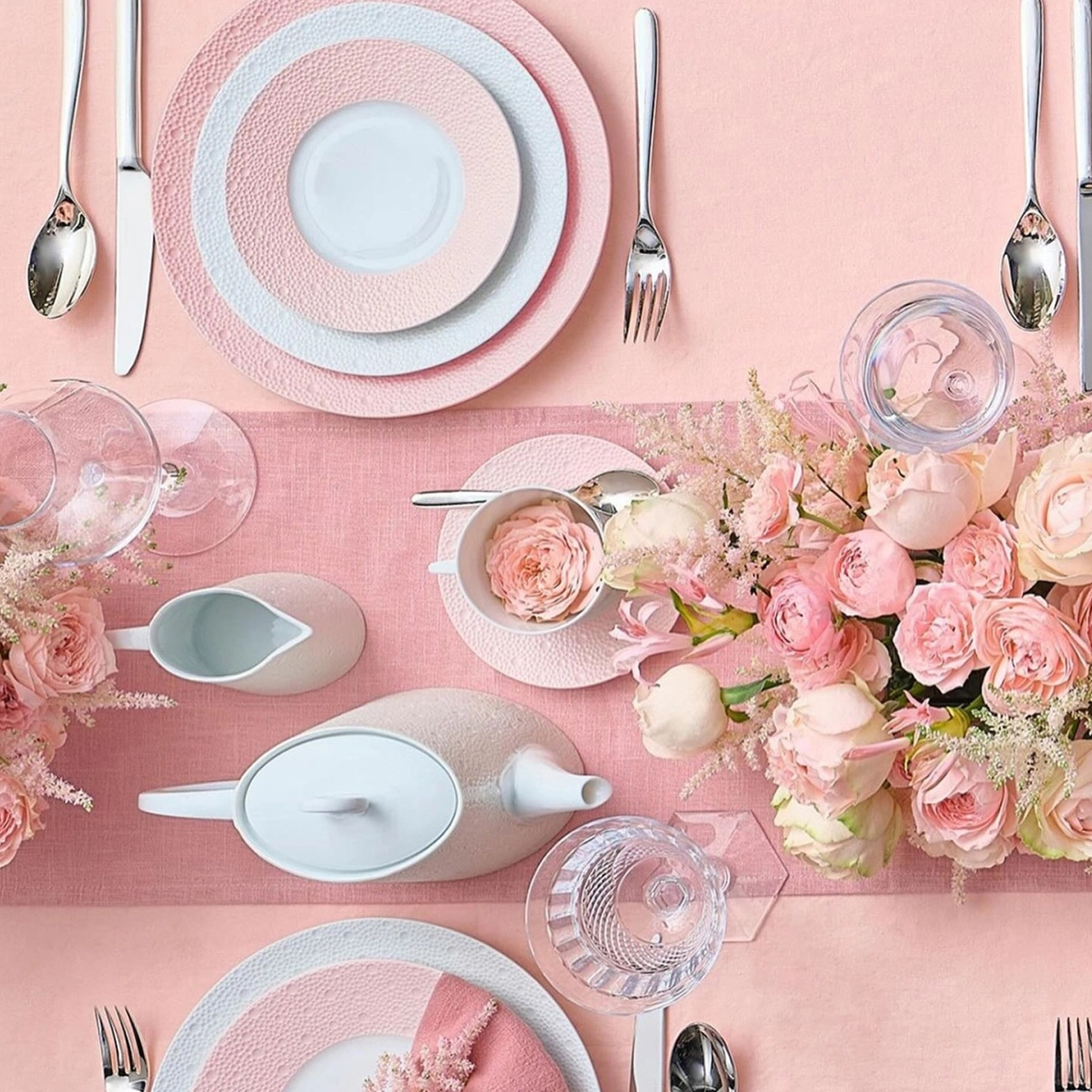 Тарелка подстановочная ECUME ROSE 29.5 см фарфор розовая Bernardaud 2589/7