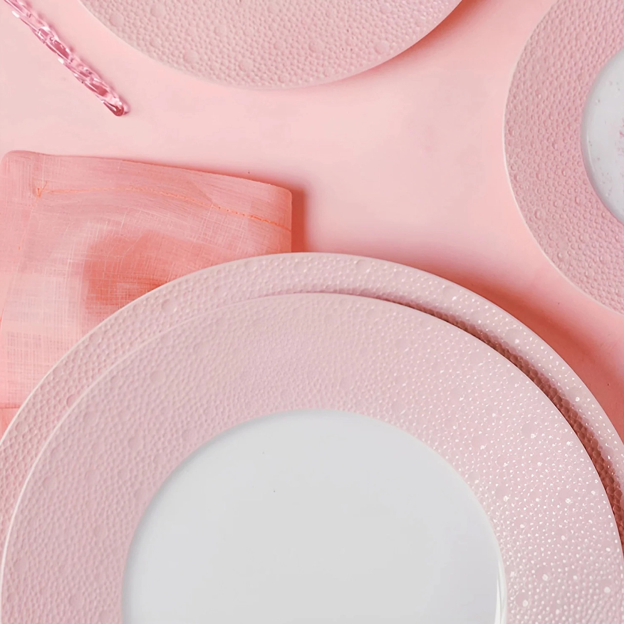 Тарелка подстановочная ECUME ROSE 29.5 см фарфор розовая Bernardaud 2589/7