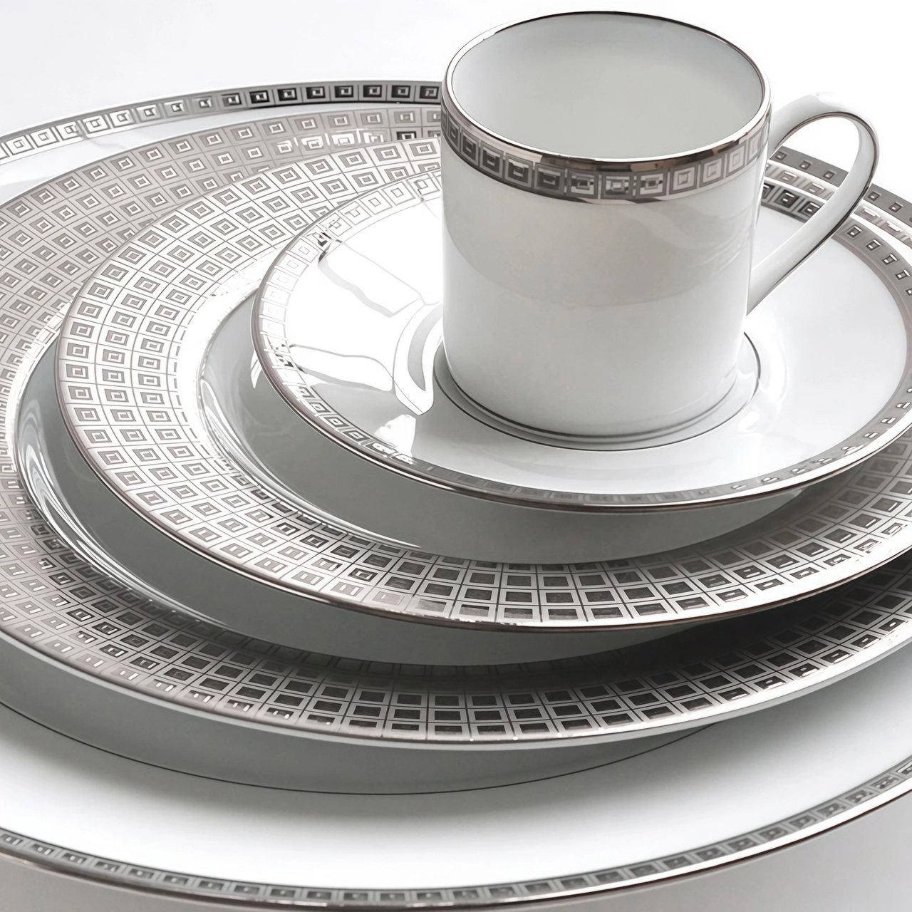 Тарелка для хлеба и масла ATHENA PLATINE ACCENT 16 см фарфор платина Bernardaud 0448/5763