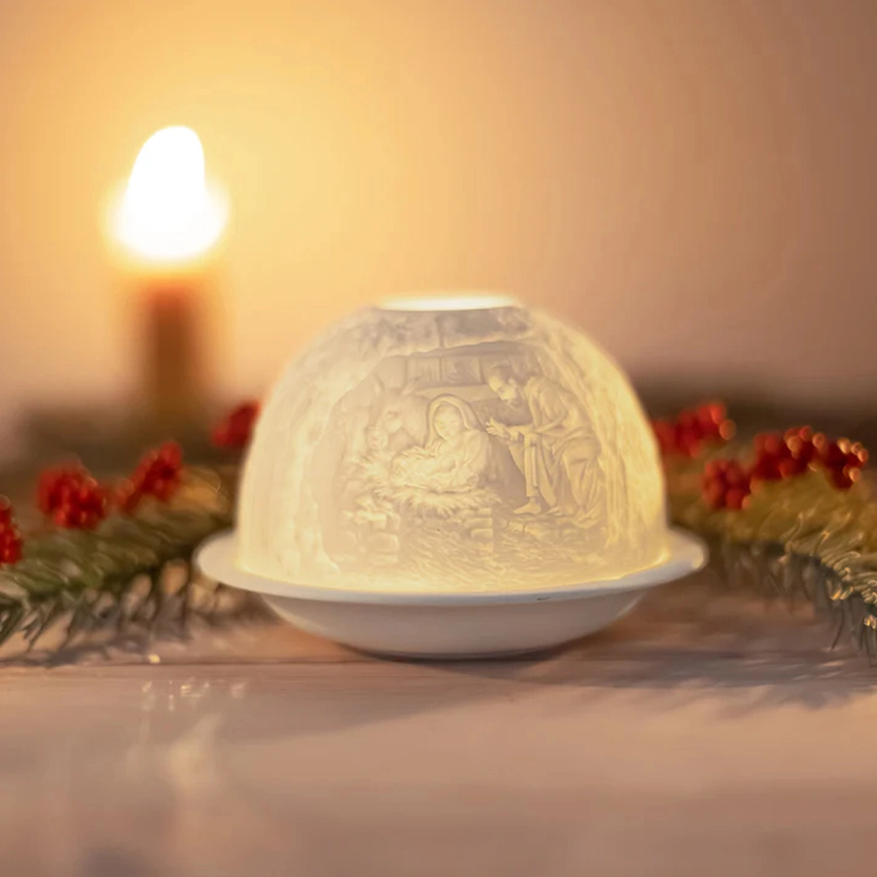 Подсвечник-литофан NATIVITY с ароматической свечой 7.5 см фарфор Bernardaud 2127/4013
