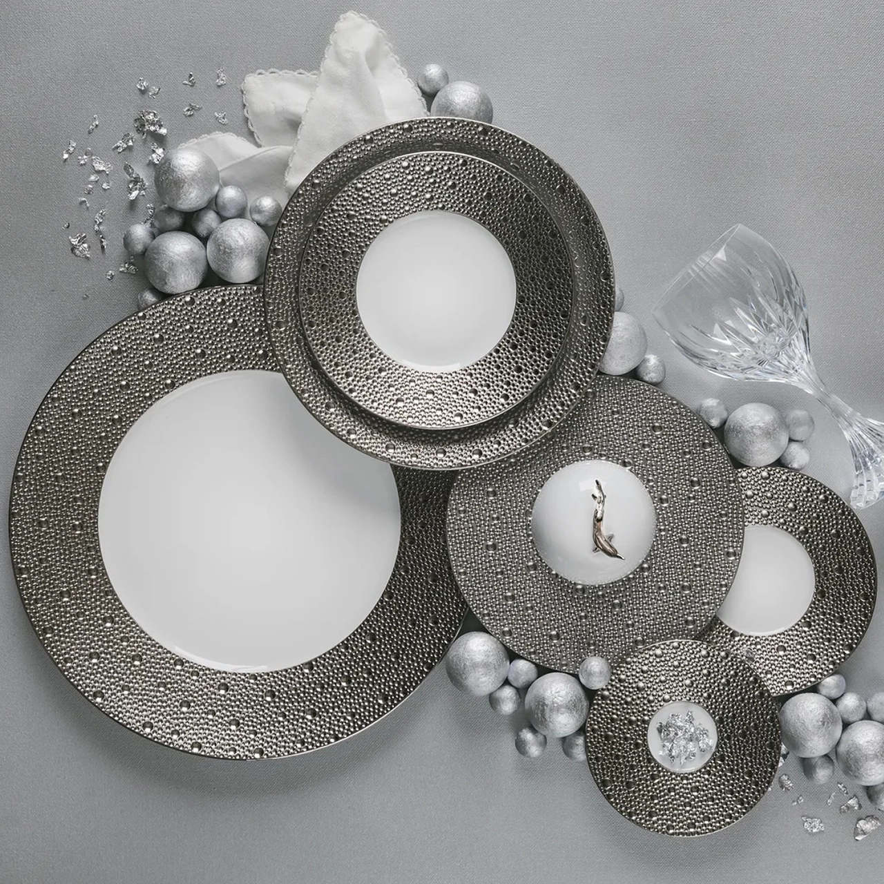 Тарелка подстановочная ECUME PLATINE 31.5 см фарфор платина Bernardaud 0738/20248
