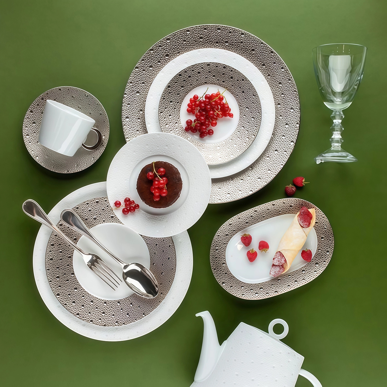 Тарелка подстановочная ECUME PLATINE 31.5 см фарфор платина Bernardaud 0738/20248