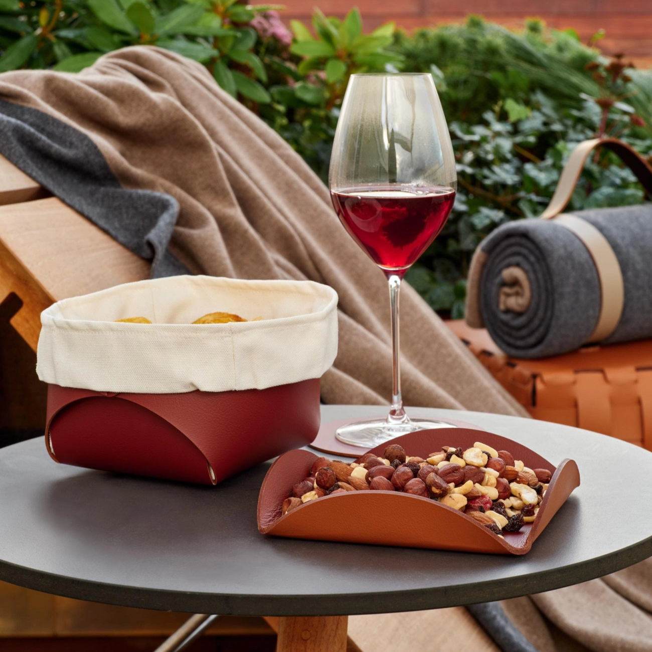 Подставка для сервировки 15x15 бордо, кожа ADJ 0020.30.TS30