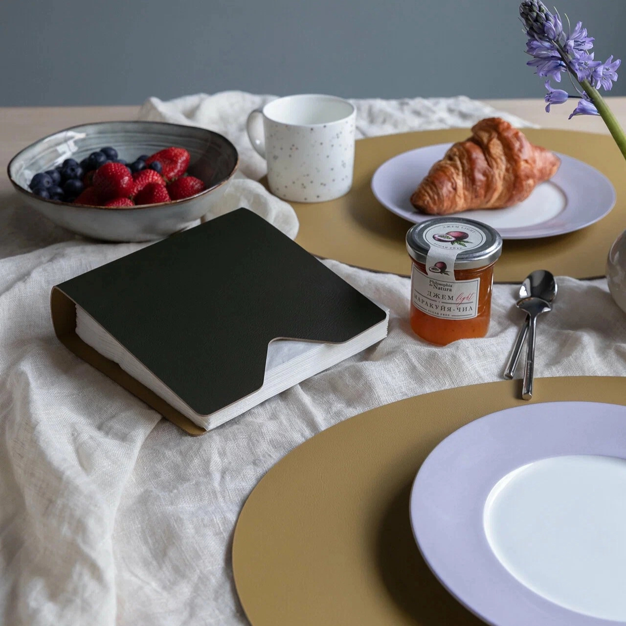 Салфетница WIND 13x13 олива, кожа ADJ 0011.55.TS16