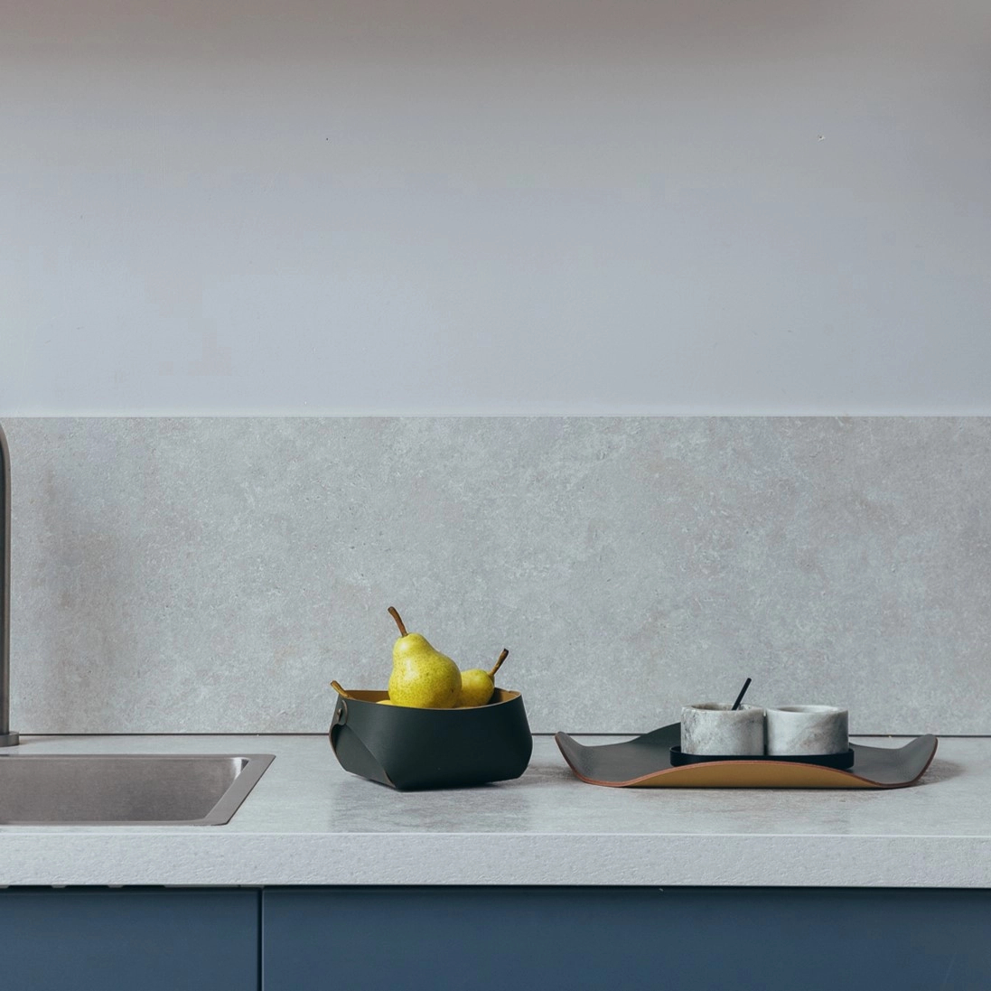 Корзина для хлеба FLORA 15х15 олива, кожа ADJ 0041.55.TS16