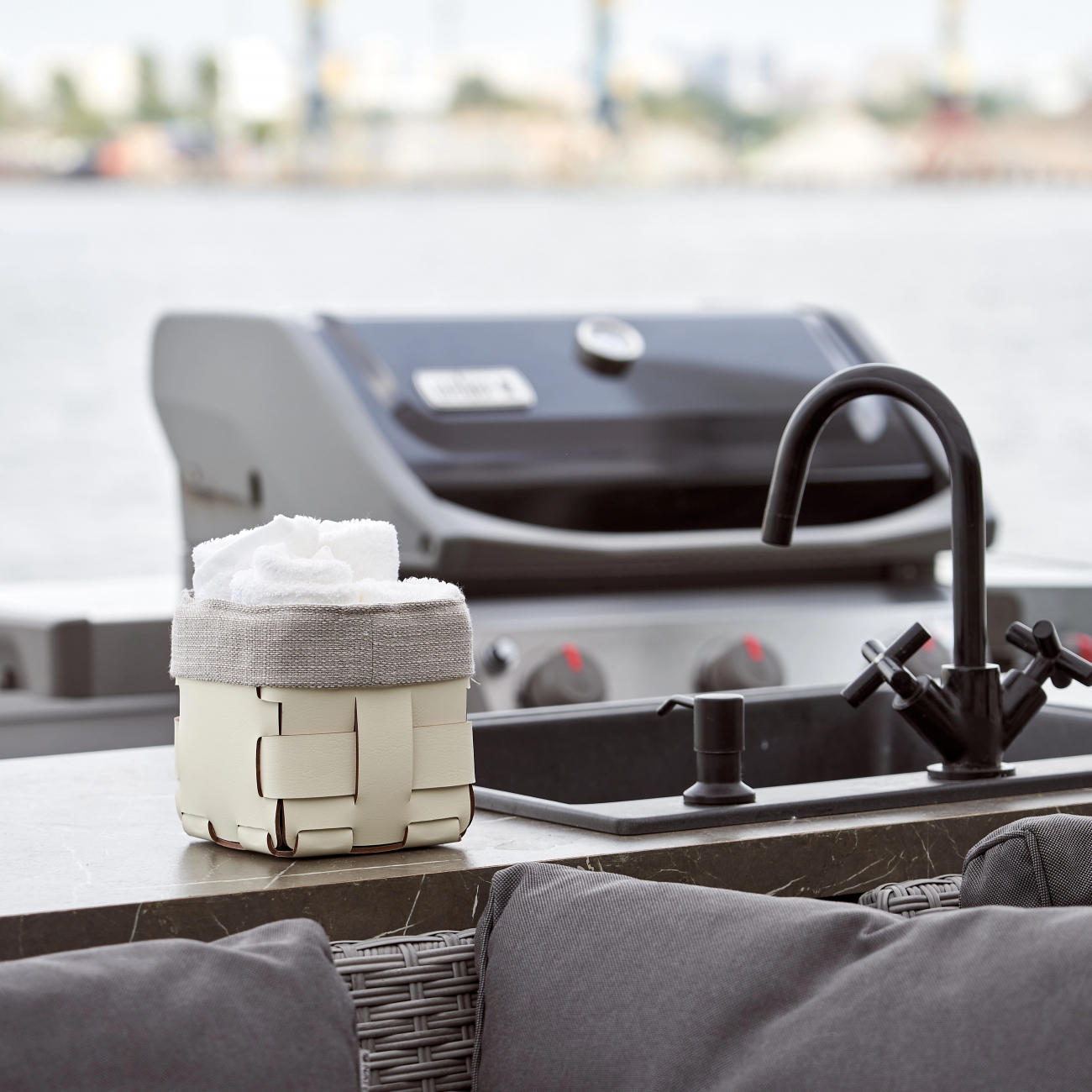 Корзиночка Mini BOTTEGA 12х12 белая, кожа ADJ 1013.10.TS30