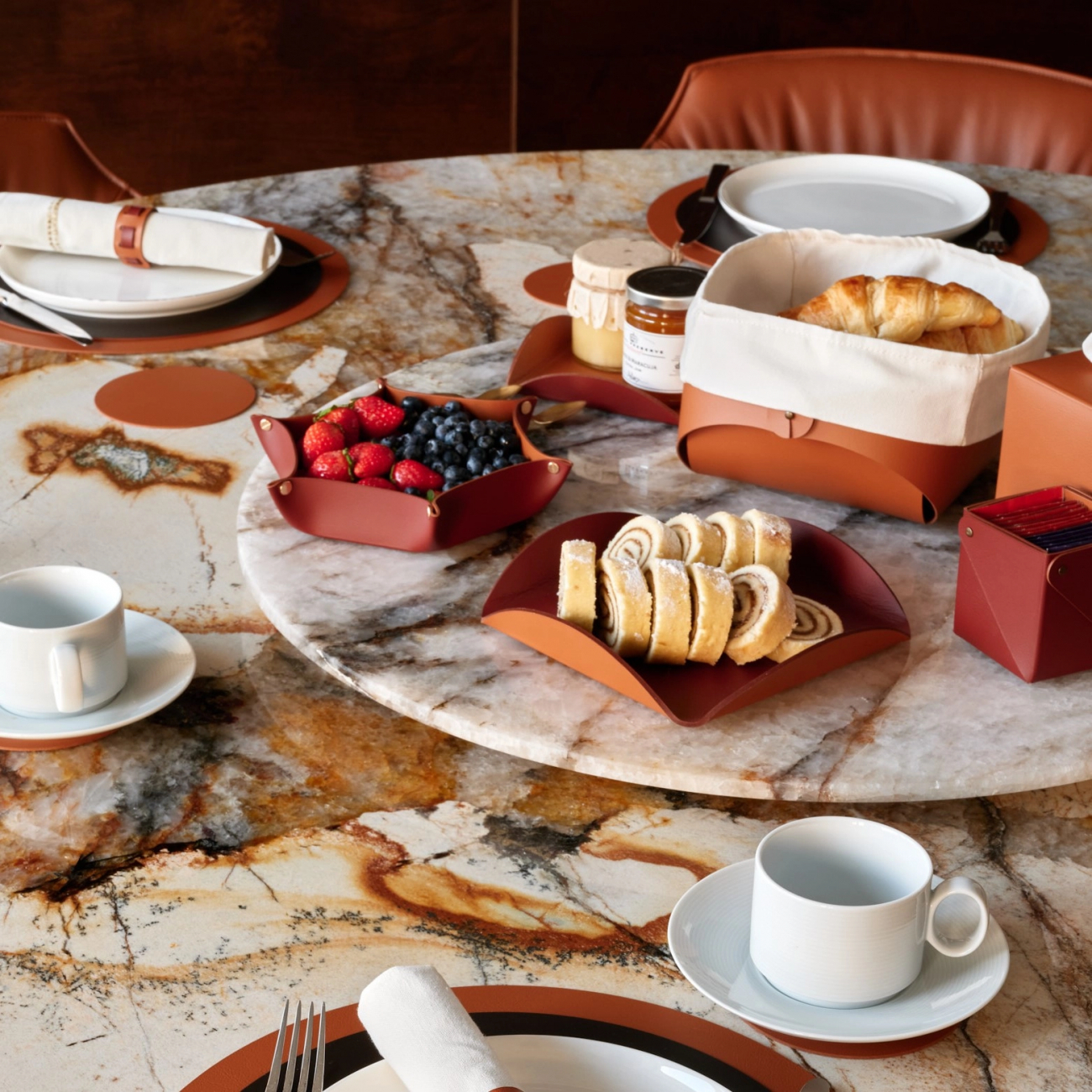 Корзина для хлеба FLORA 20х20 коньяк, кожа ADJ 0040.09.TS16