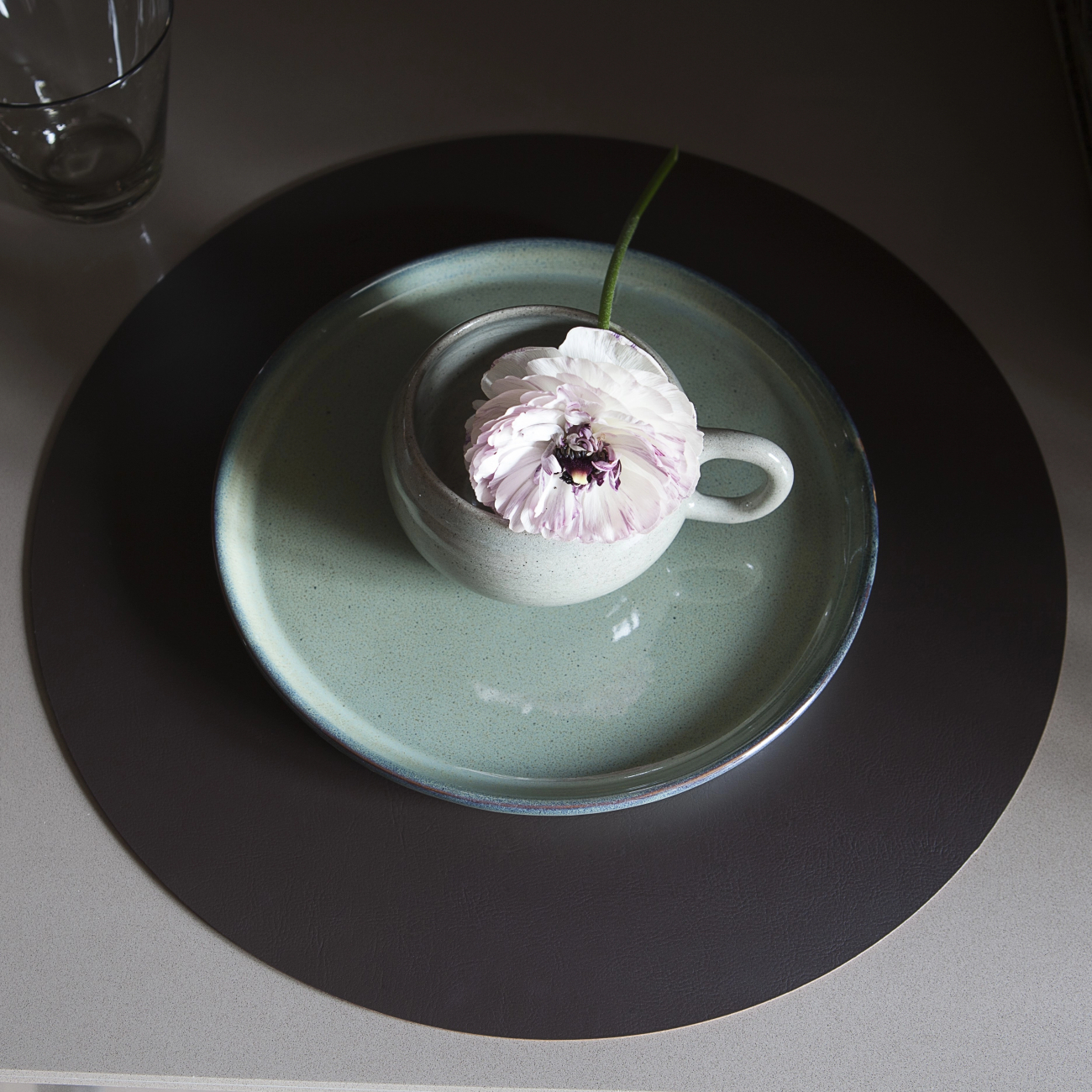 Плейсмат круглый двусторонний 40 см чёрный-серый, кожа ADJ 0003.01/03.TS16