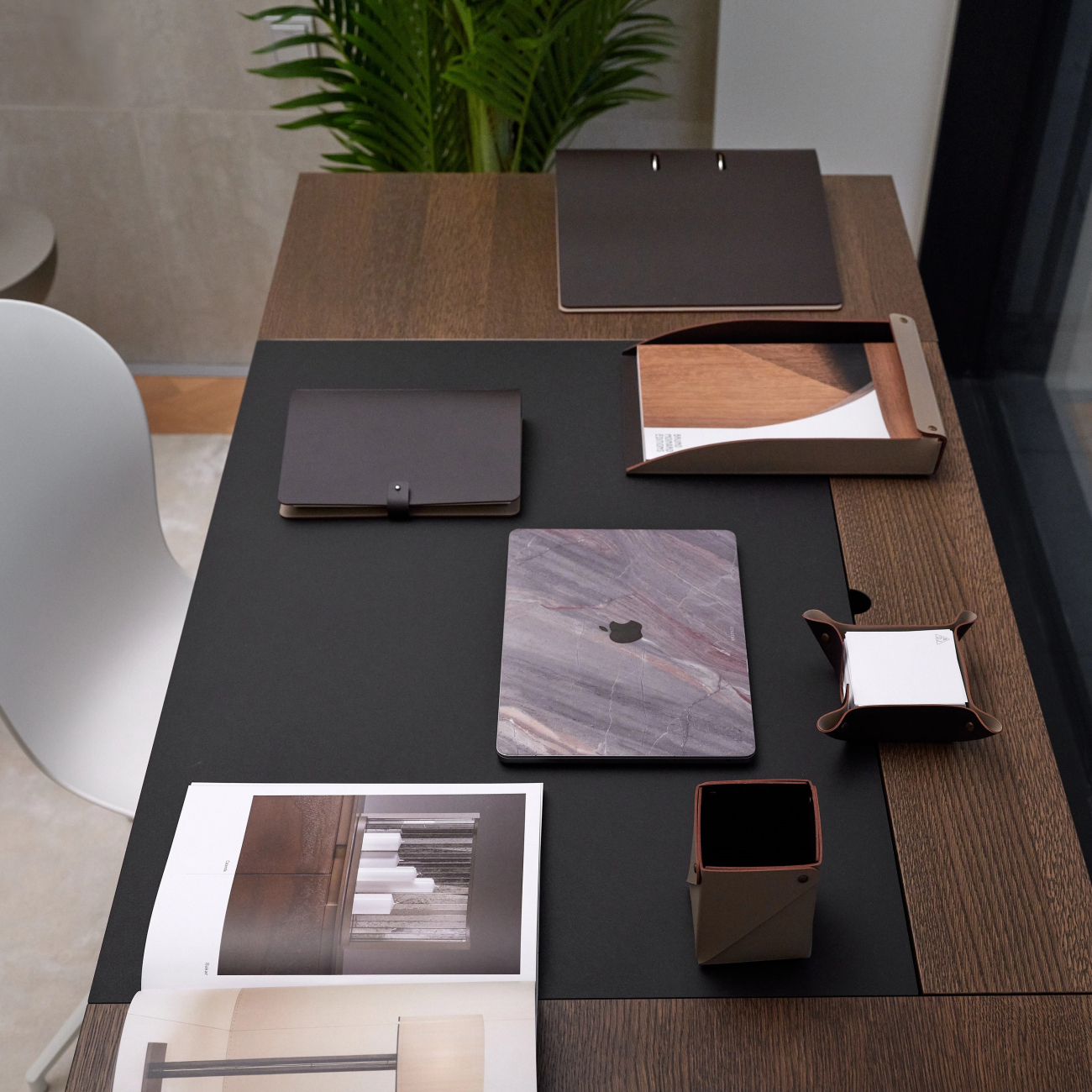 Стакан для канцелярии 8x8 шоколад, кожа – 2