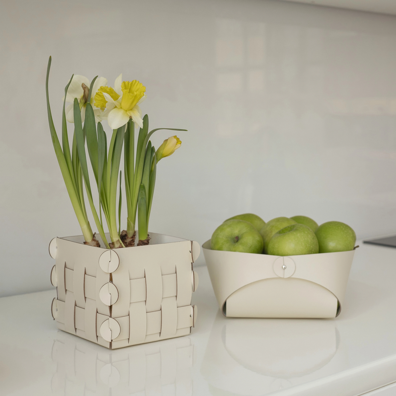 Корзина для хлеба FLORA 20х20 панна кота, кожа ADJ 0040.16.TS16