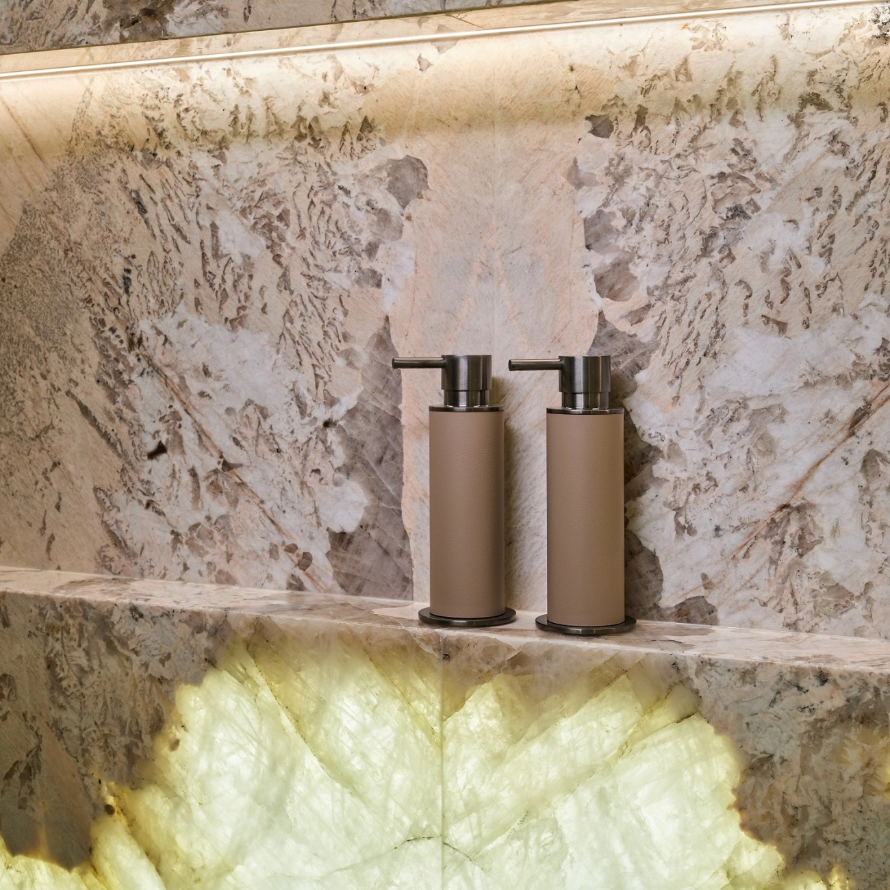 Диспенсер для мыла кожа капучино, матовый графит ADJ 4980.04.GM