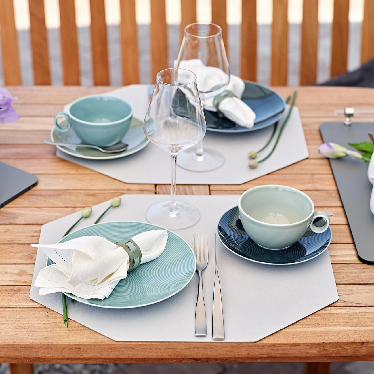 Плейсмат восьмиугольный двусторонний 44.5х38 см устричный-пепельная роза, кожа – 2