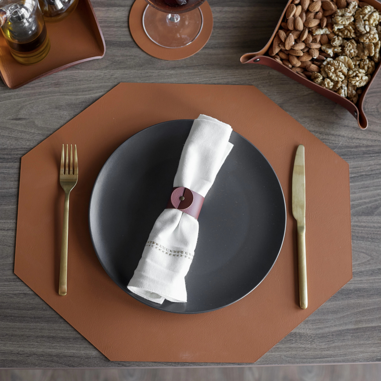Плейсмат восьмиугольный двусторонний 44.5х38 см коньяк-бордо, кожа – 2