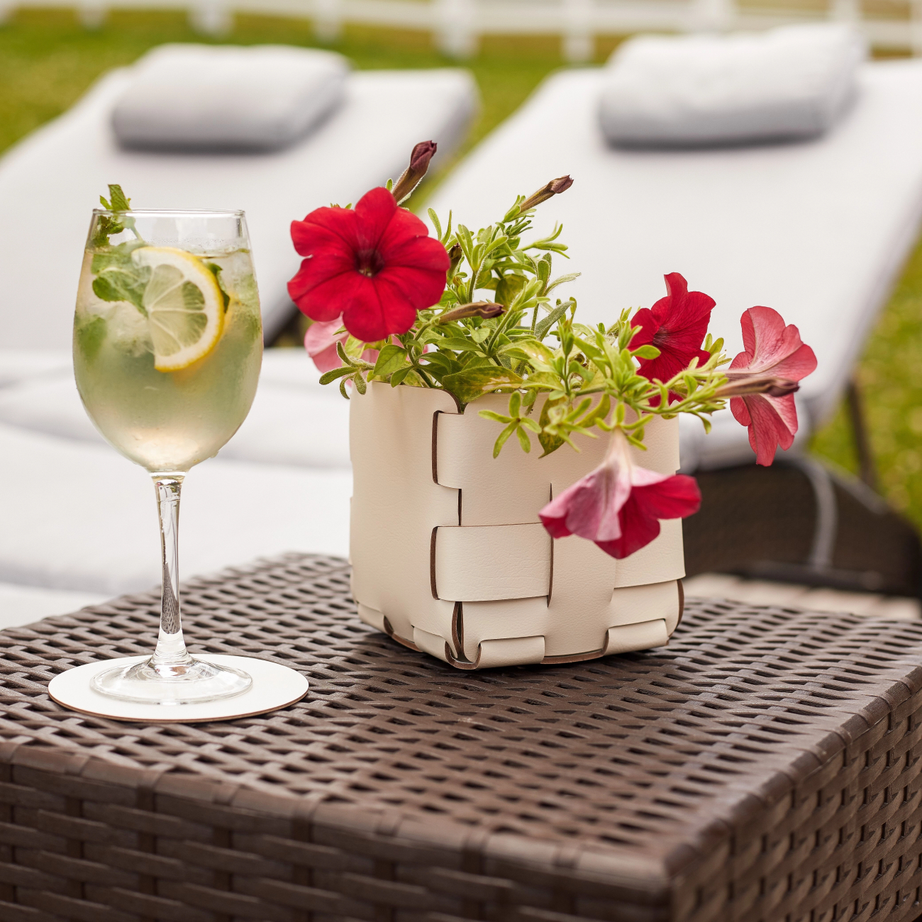 Костер круглый двусторонний 12 см белый-панна кота, кожа ADJ 0009.10/16.TS16