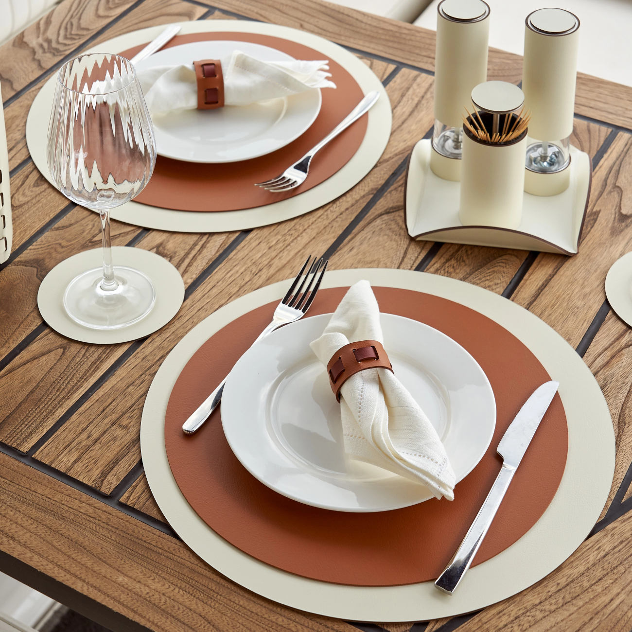 Костер круглый двусторонний 12 см белый-панна кота, кожа ADJ 0009.10/16.TS16