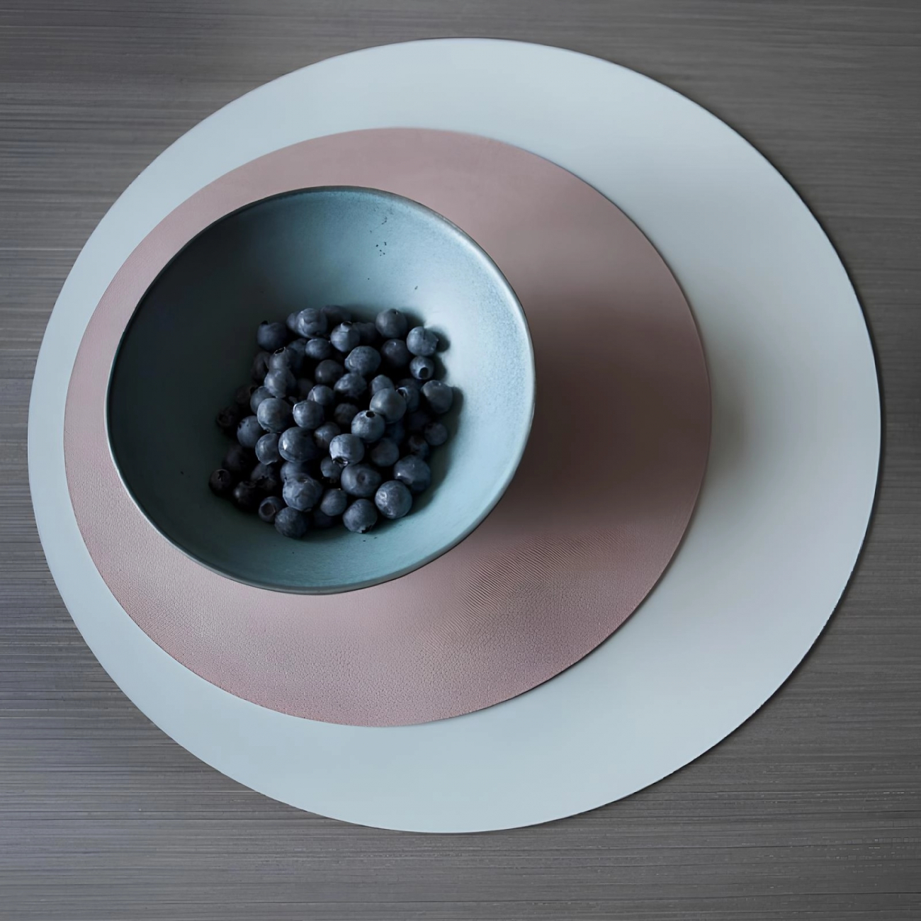 Плейсмат овальный двусторонний 47.5х35 см устричный-пепельная роза, кожа – 2