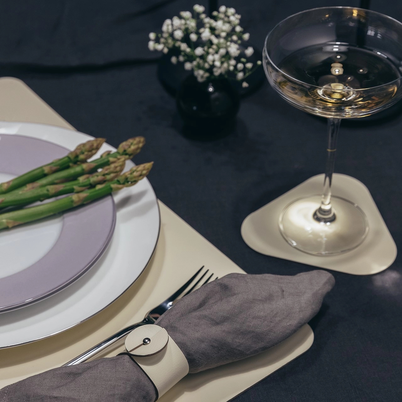 Костер треугольный двусторонний 12х12 капучино-шоколад, кожа ADJ 0007.04/06.TS16