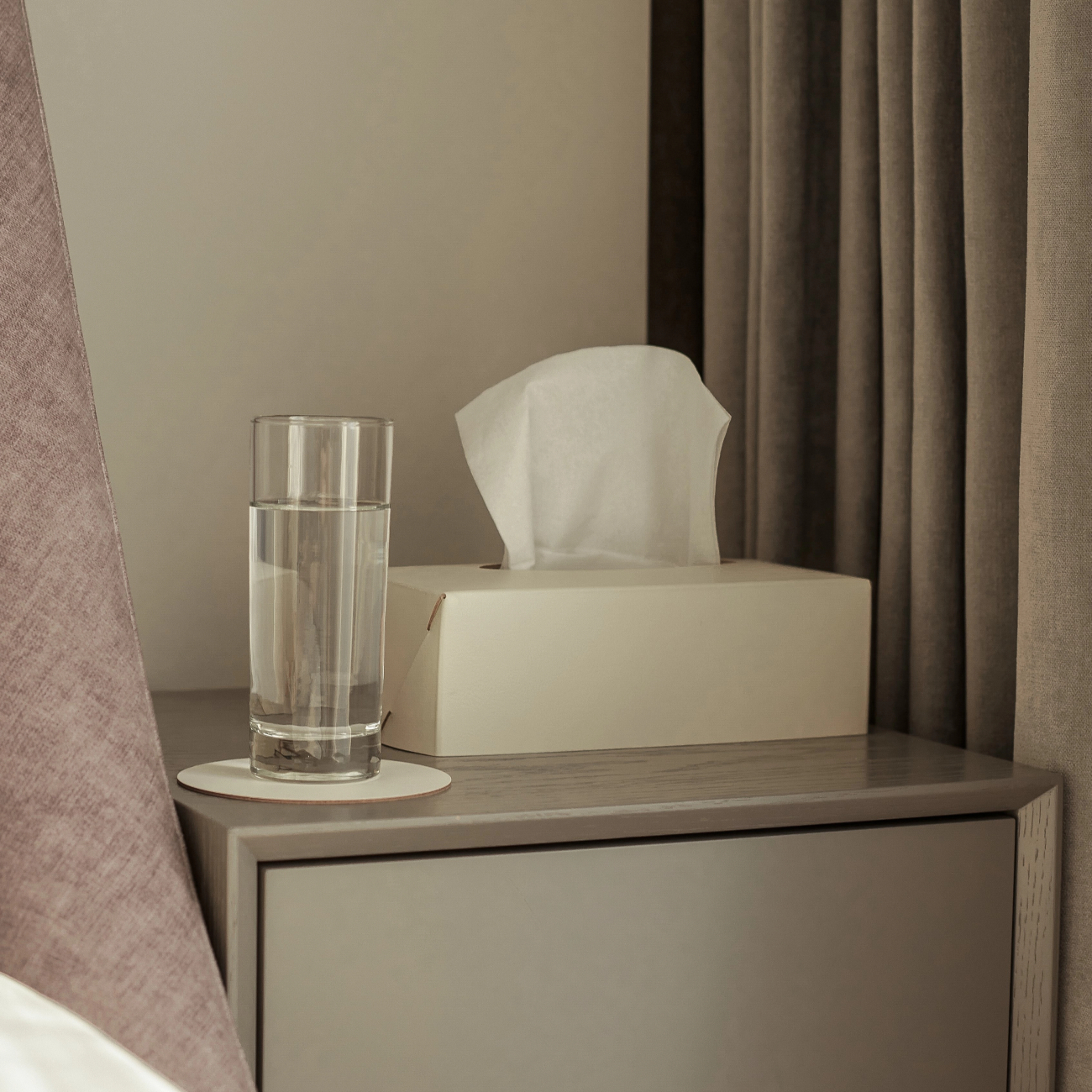 Салфетница для Kleenex 23x12 устричная, кожа ADJ 0016.02.TS16