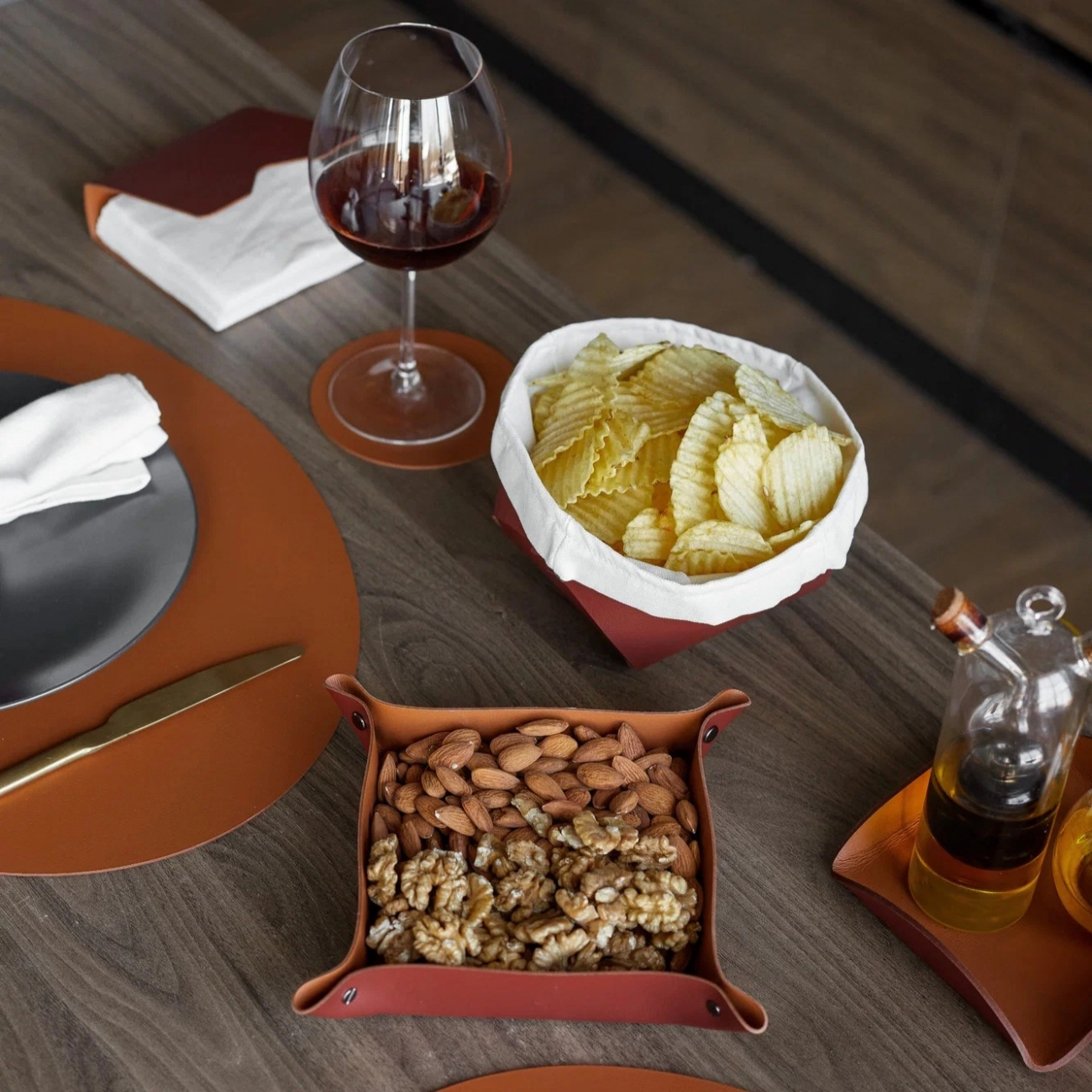 Подставка коньяк 30х30 кожа – 2