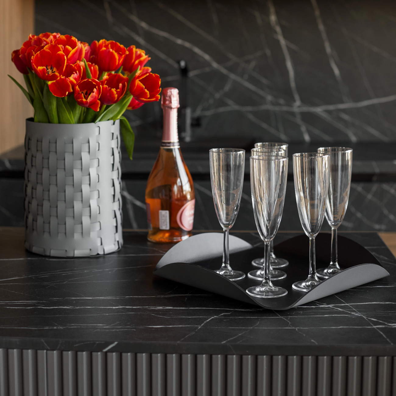 Подставка чёрная 30х30 кожа ADJ 0017.01.TS30