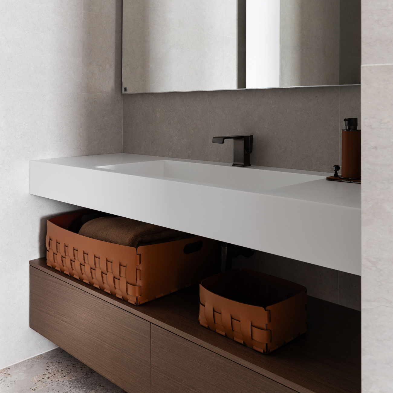 Корзина BOTTEGA 60х50 коньяк, кожа ADJ 1049.09.TS30