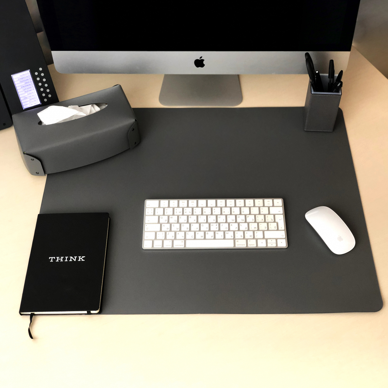 Плейсмат для письменного стола прямоугольный двусторонний 65х48 см чёрный-серый, кожа – 2