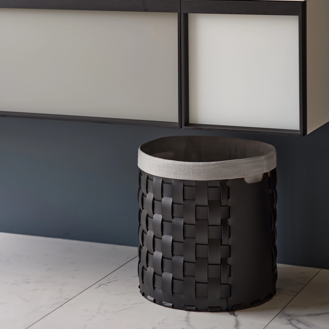 Корзина BOTTEGA круглая 40 см чёрная, кожа ADJ 1050.01.TS30