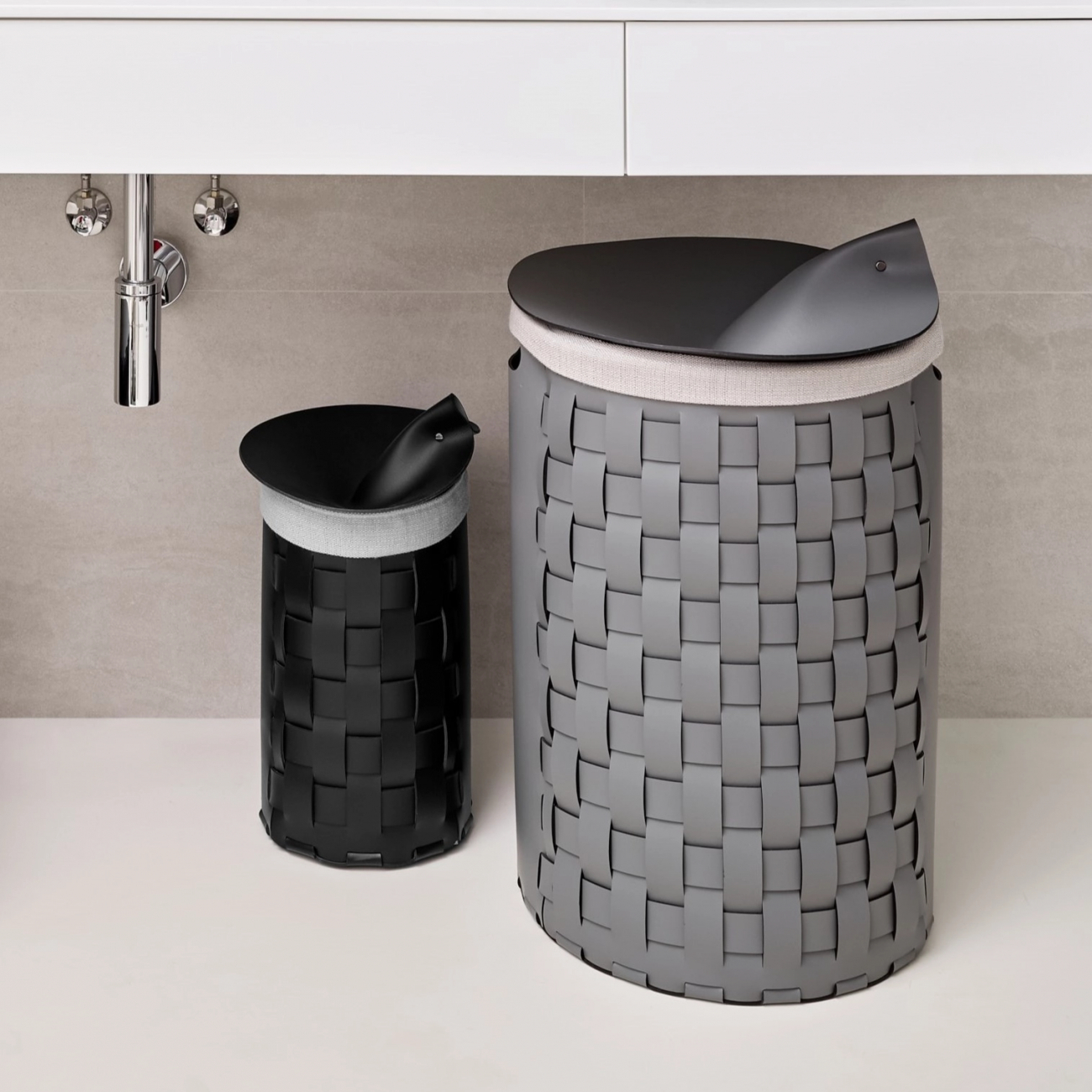 Крышка для корзины круглая 30 см чёрная, кожа ADJ 0030.01.TS30