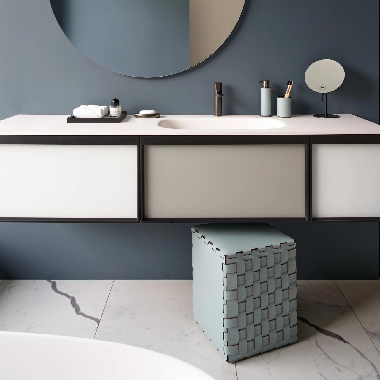 Пуф BOTTEGA квадратный 35x35 небесно-голубой, кожа – 2