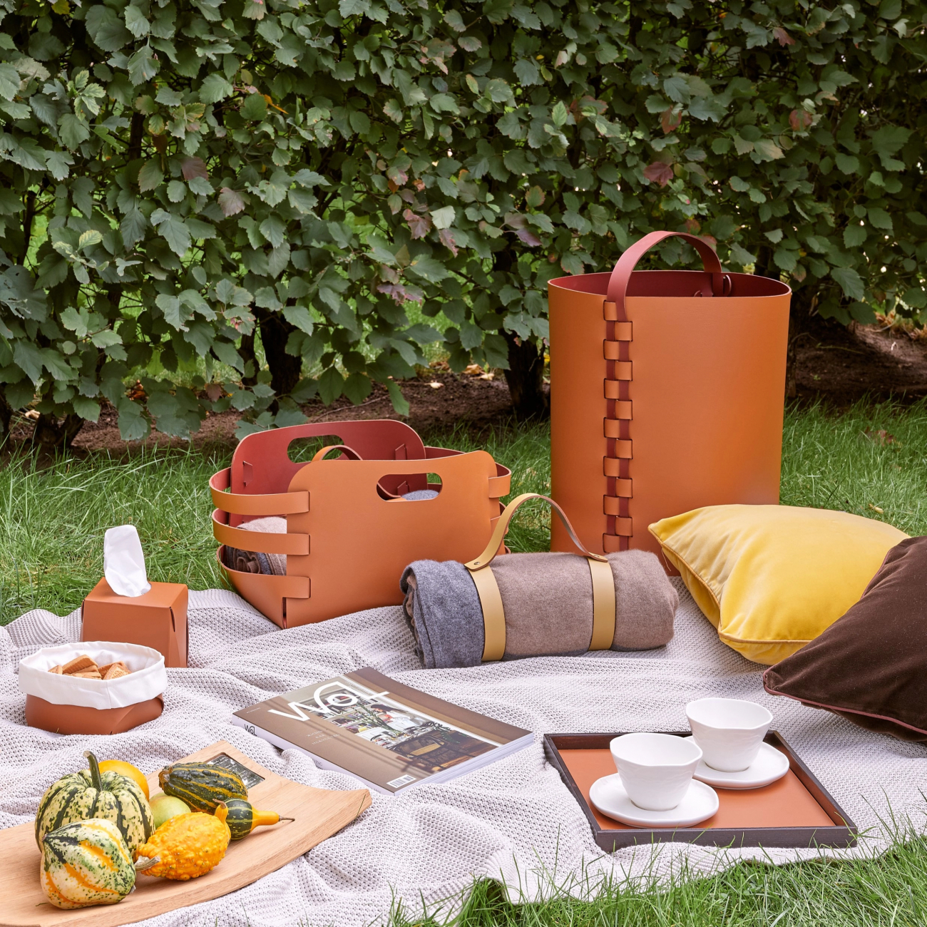 Поднос MONDO 35x35 коньяк, кожа, древесная паста ADJ 0064.09.W