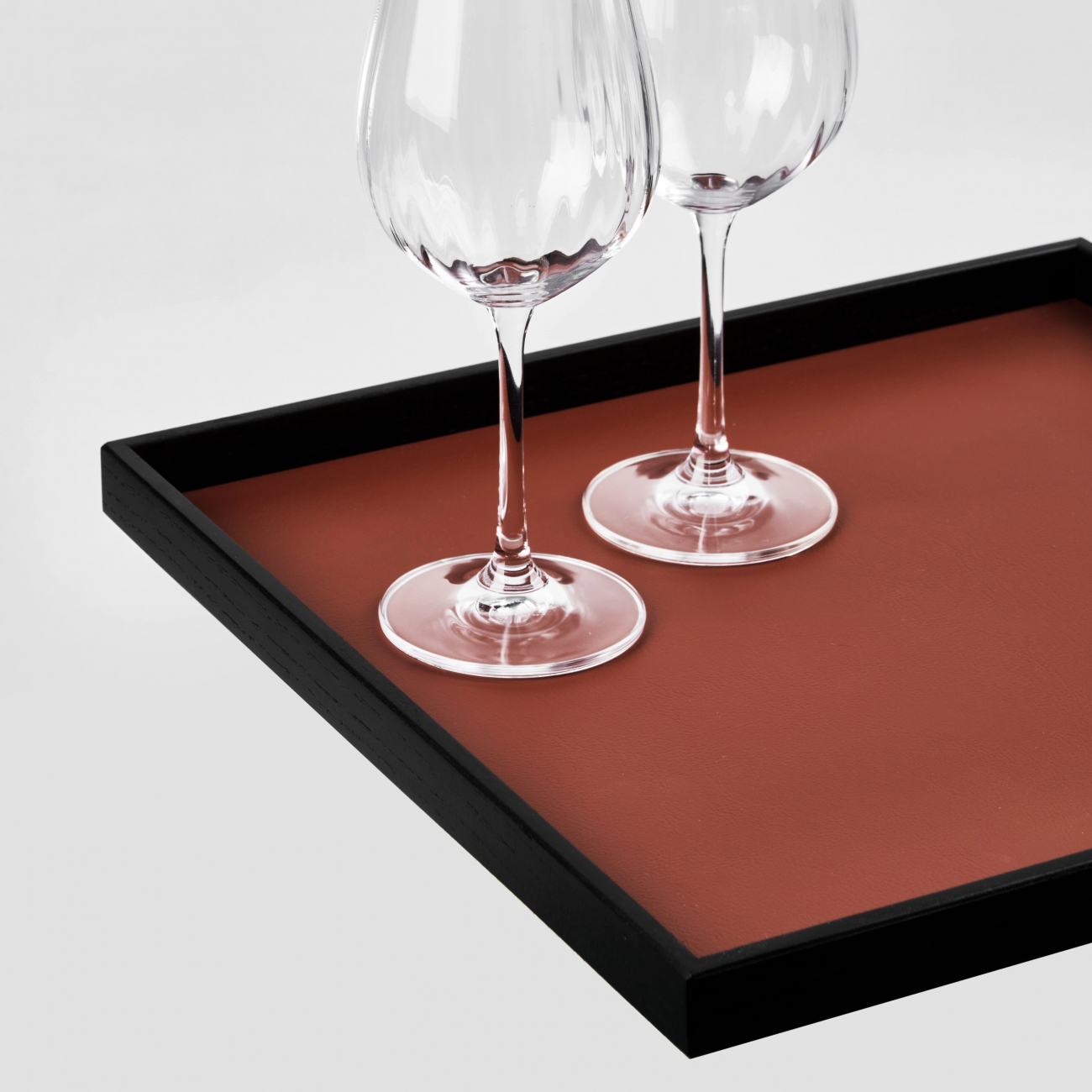 Поднос MONDO 35x35 бордо, кожа, древесная паста ADJ 0064.30.W