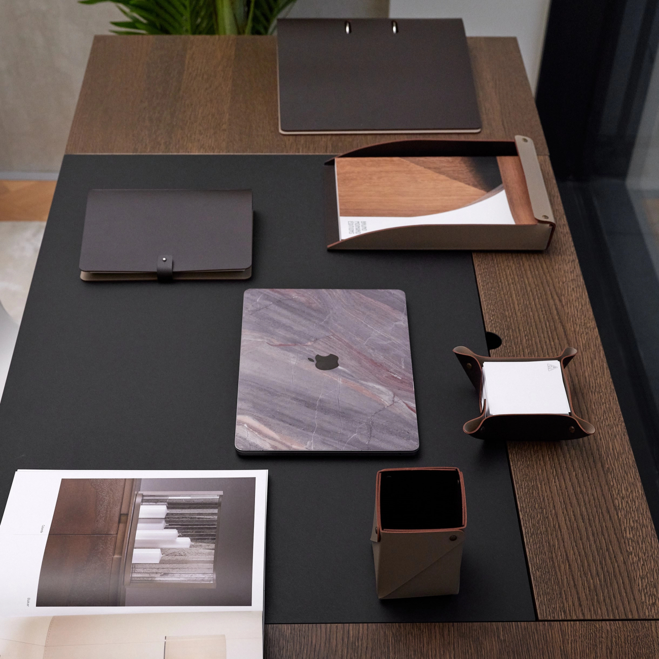 Подставка для бумажных блоков 10x10 шоколад, кожа – 2