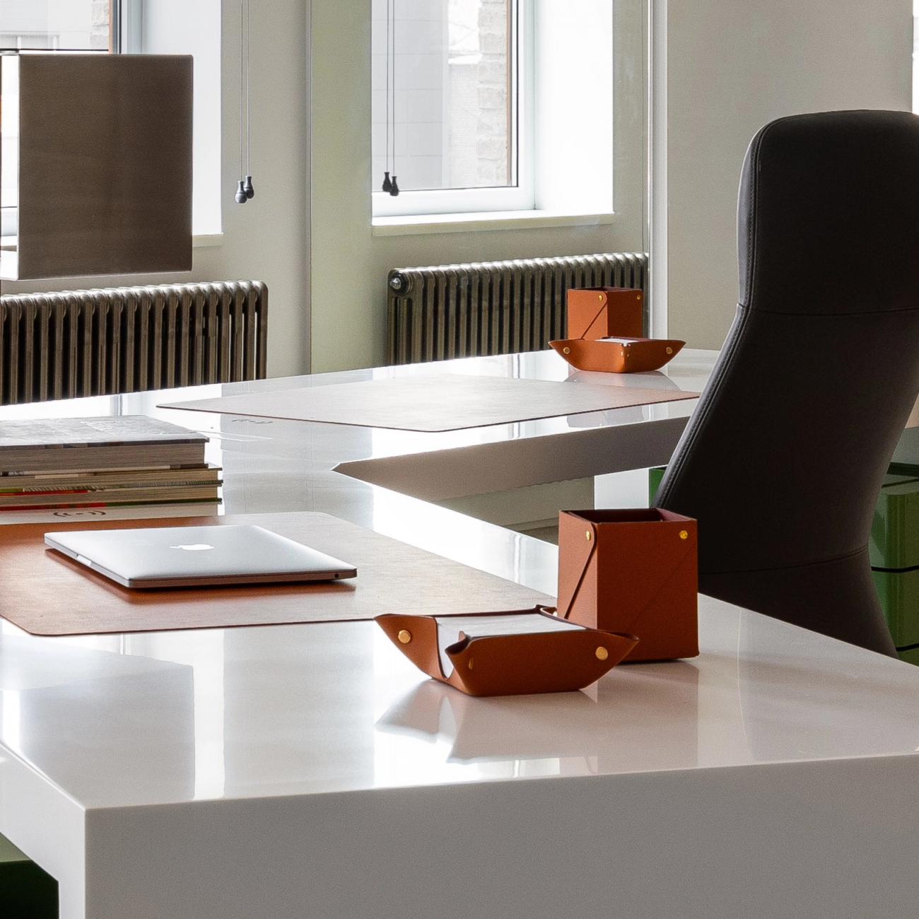 Подставка для бумажных блоков 10x10 коньяк, кожа – 2