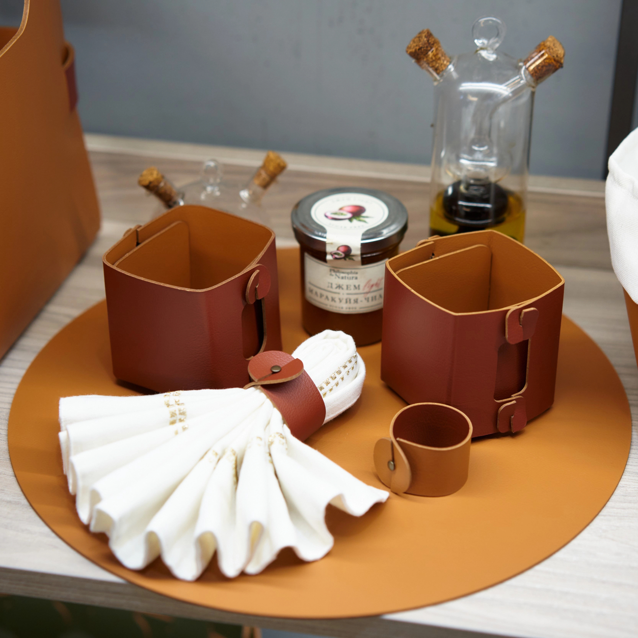 Коробочка MIU V1 7х7 бордо, кожа – 2