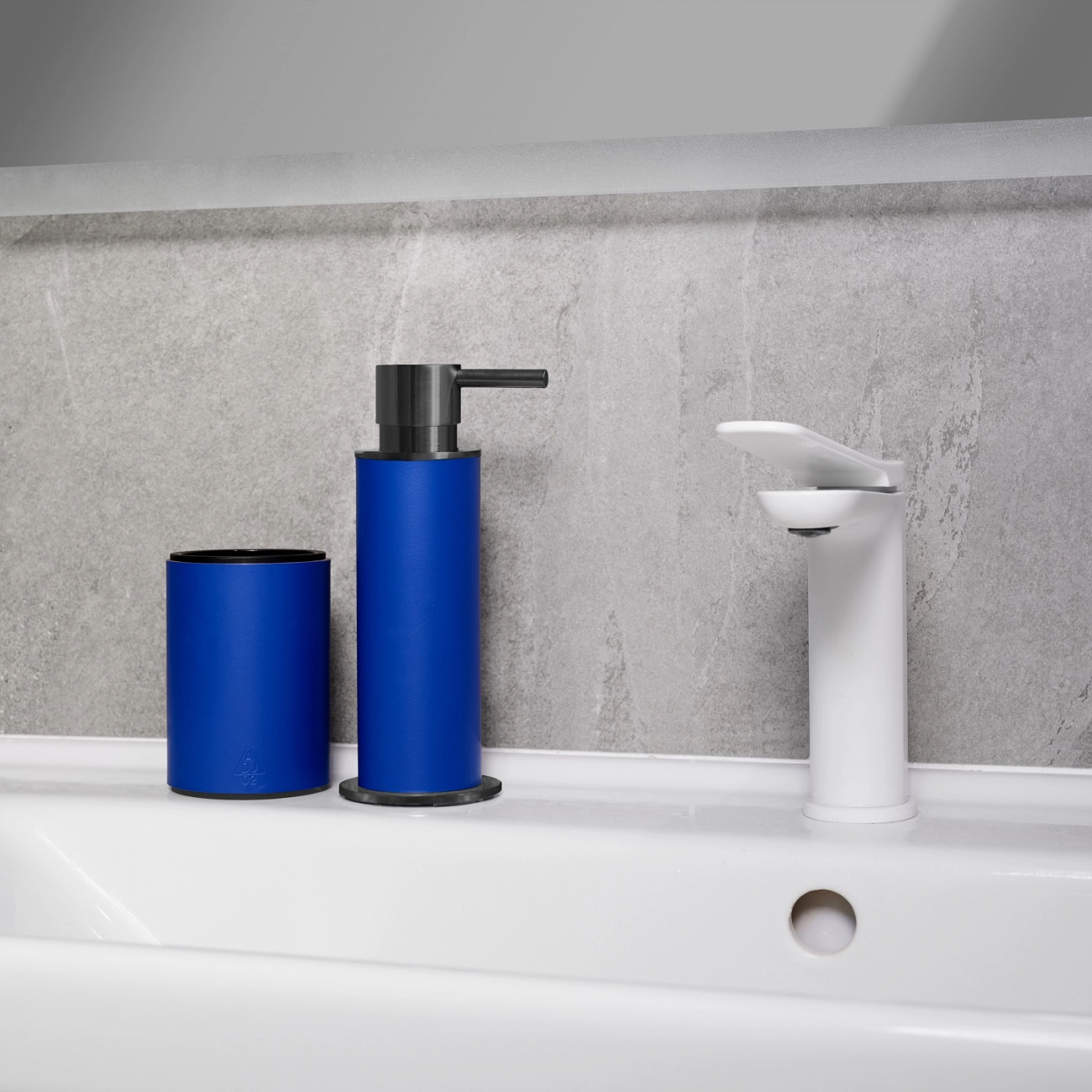 Стакан для зубных щеток мажорель, матовый графит ADJ 4941.77.GM